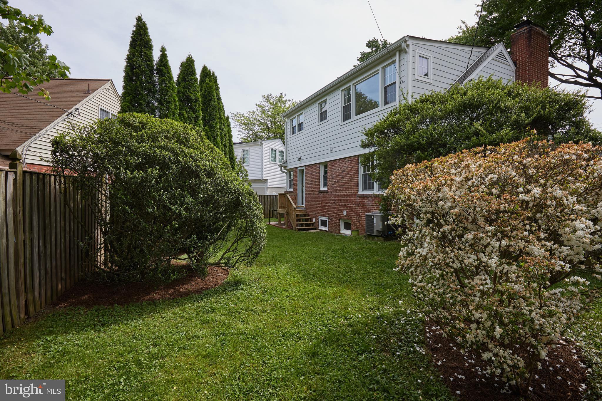 GLENBROOK KNOLLS - Residential