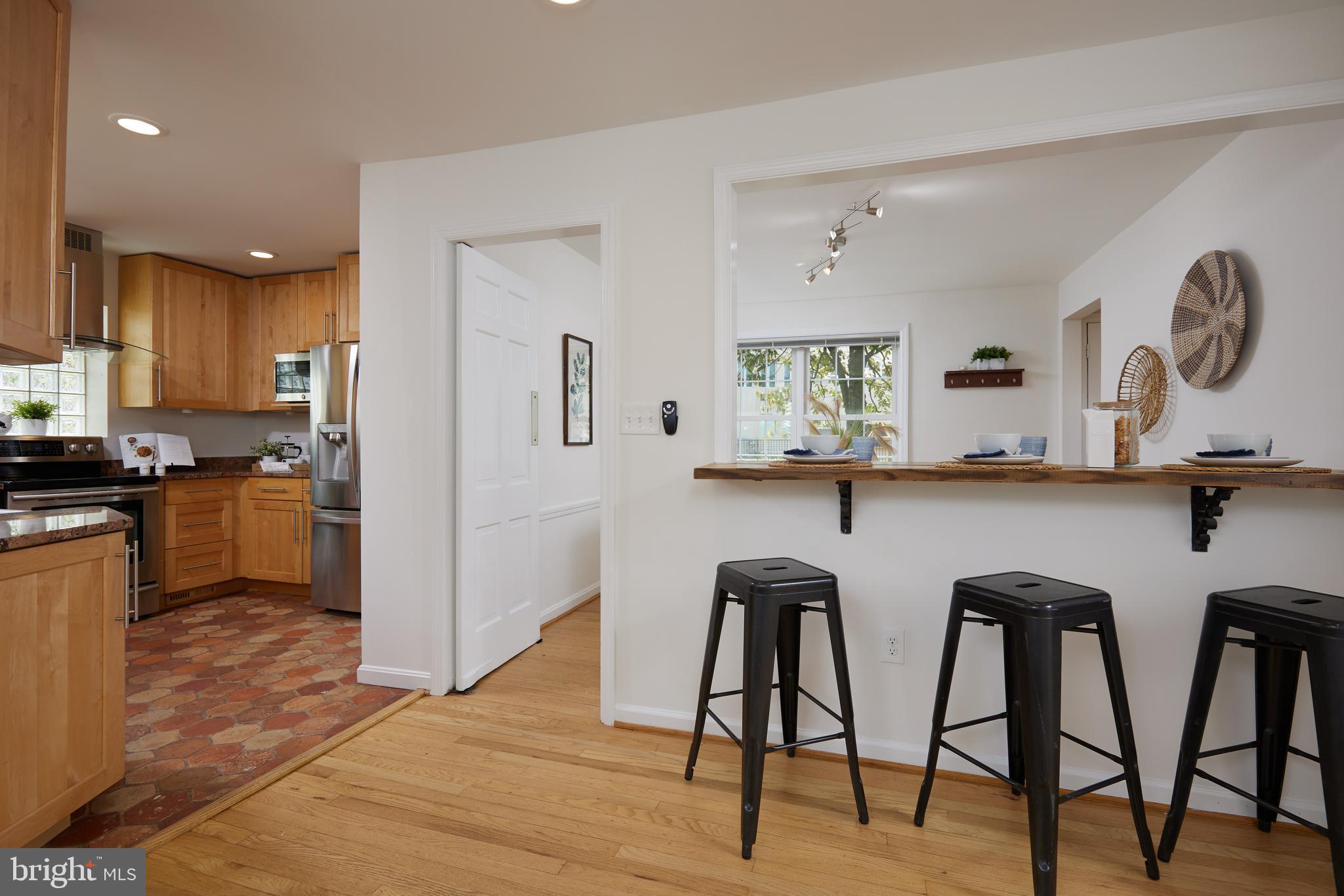 GLENBROOK KNOLLS - Residential