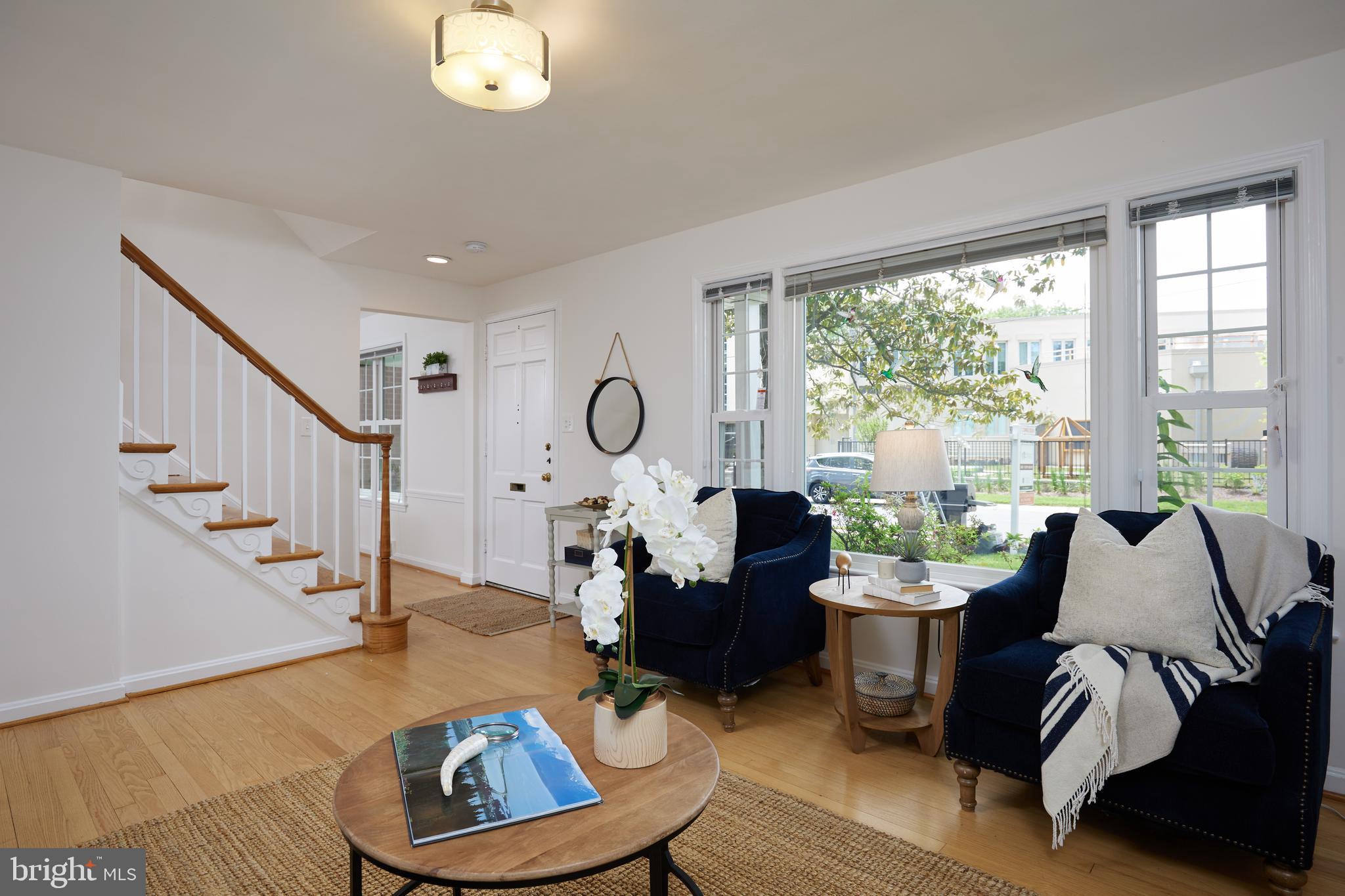 GLENBROOK KNOLLS - Residential