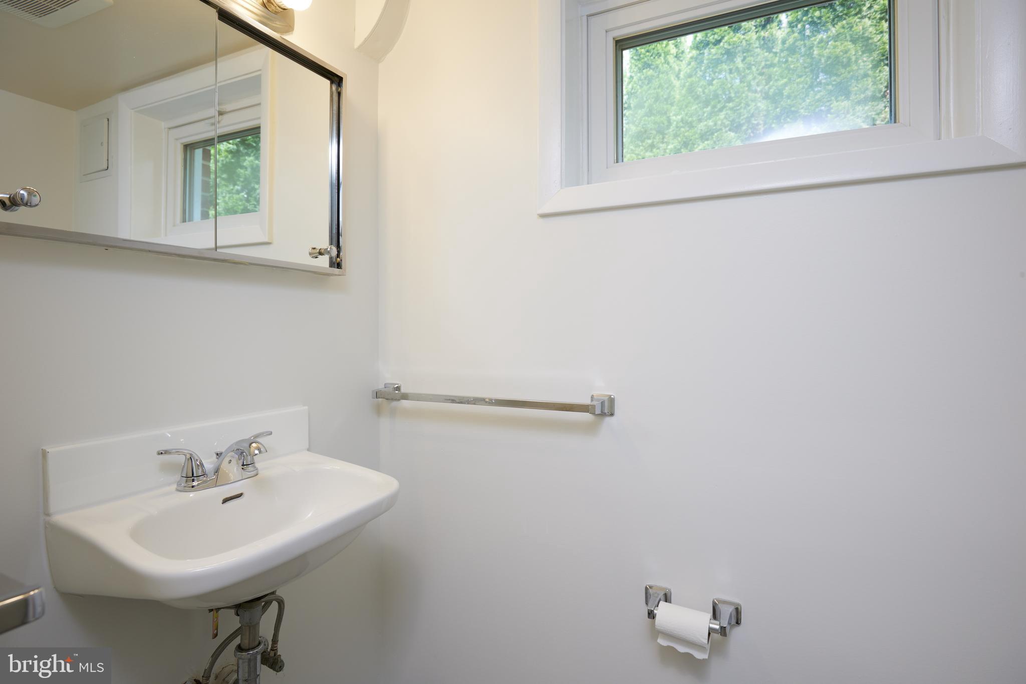 GLENBROOK KNOLLS - Residential