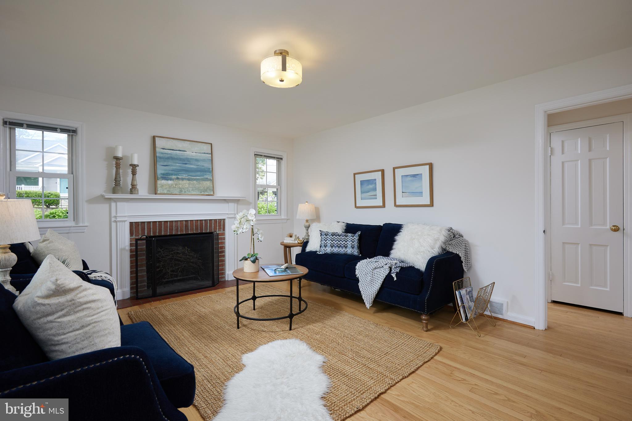 GLENBROOK KNOLLS - Residential