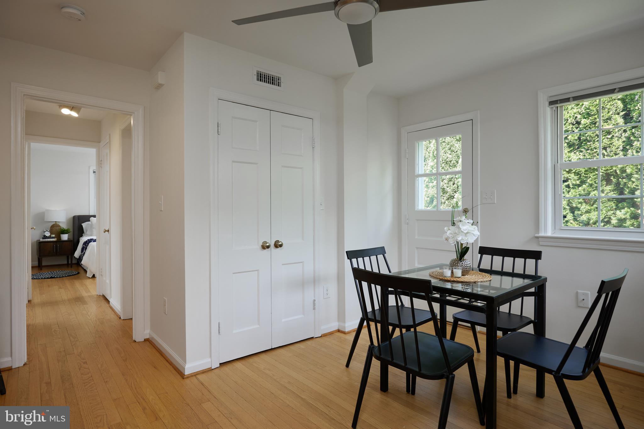 GLENBROOK KNOLLS - Residential