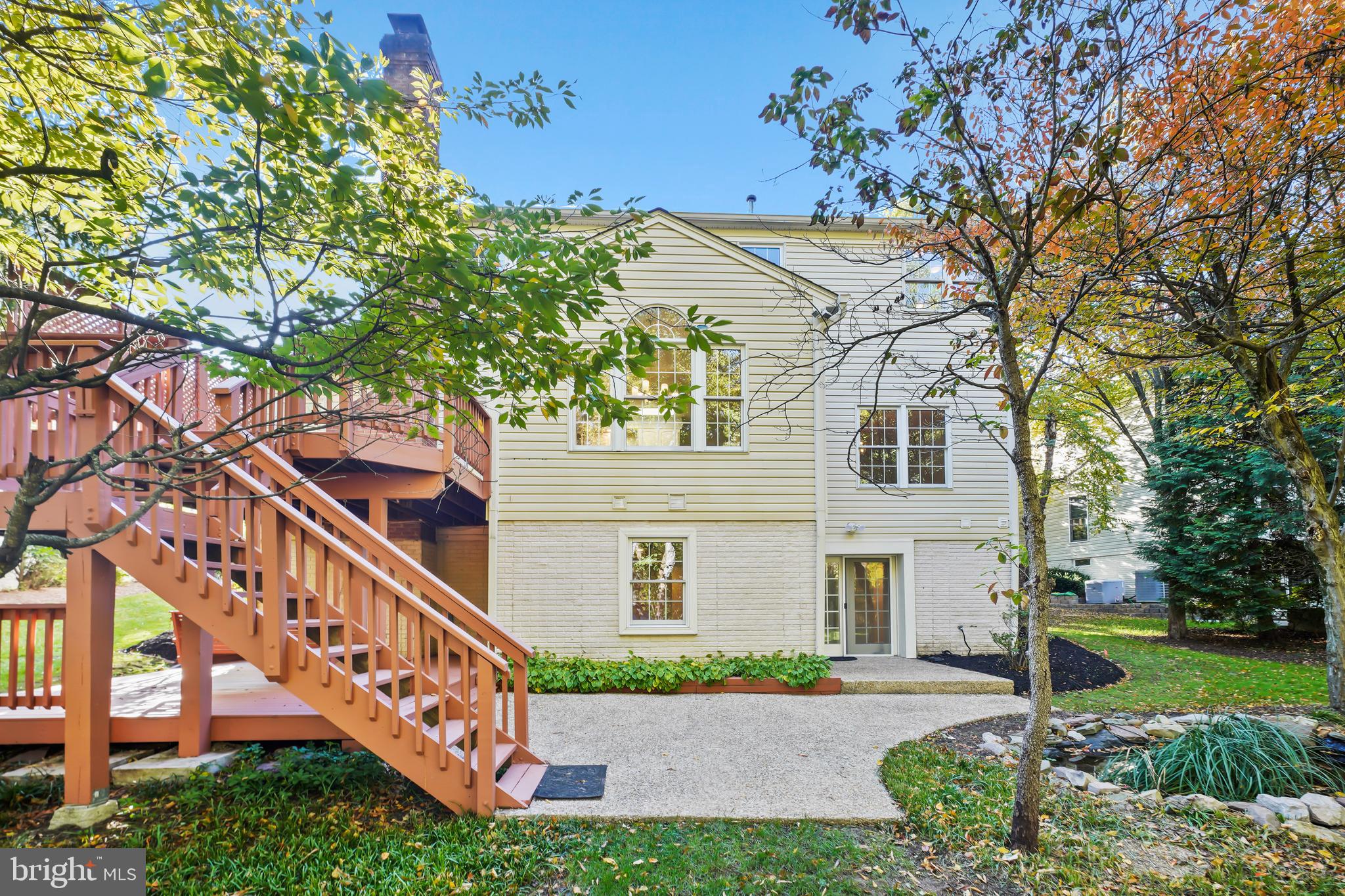 MONROE MANOR - Residential