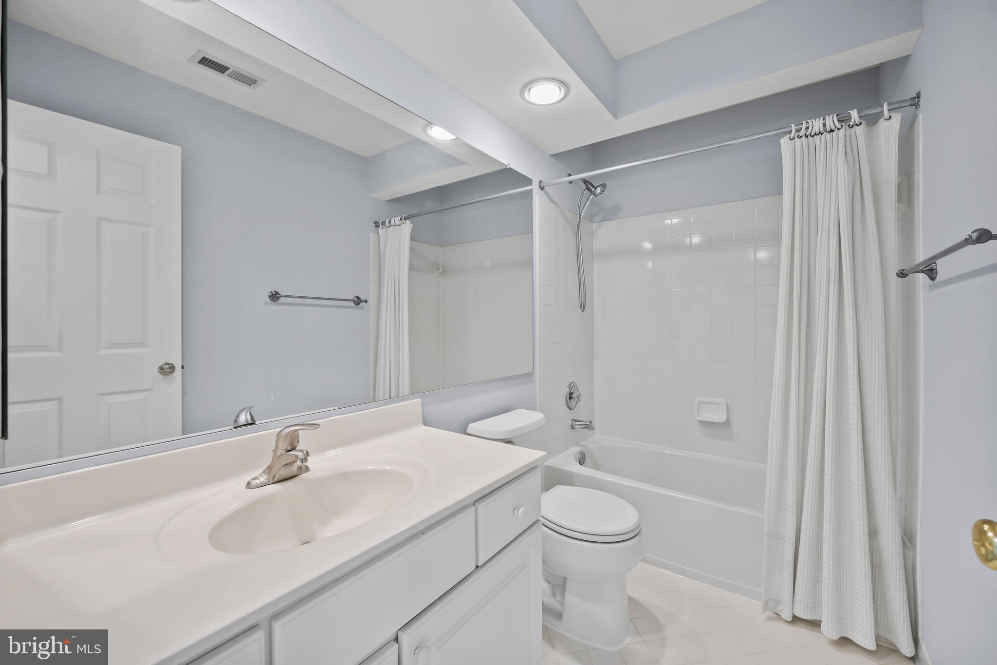 MONROE MANOR - Residential