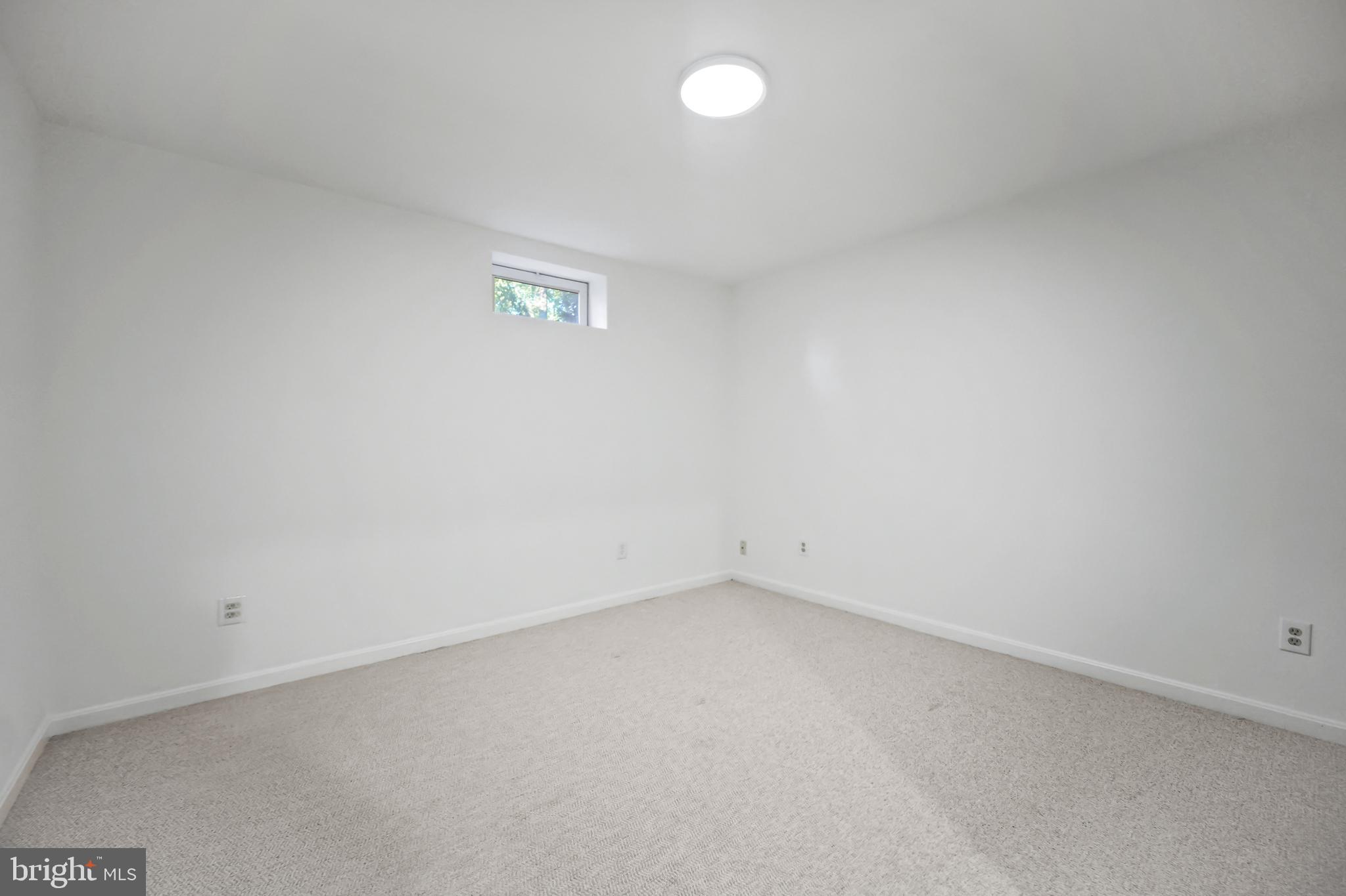 MONROE MANOR - Residential