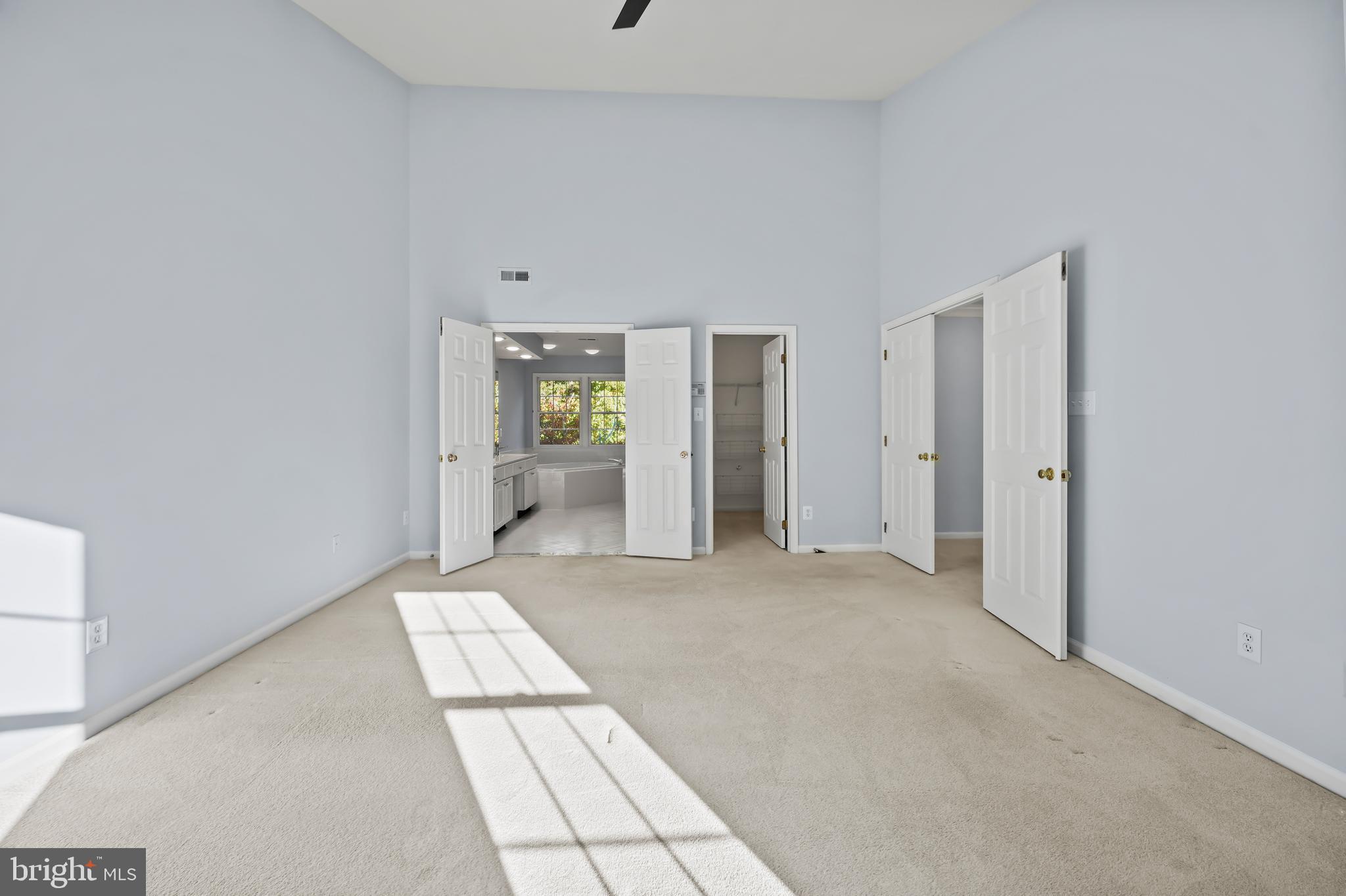 MONROE MANOR - Residential