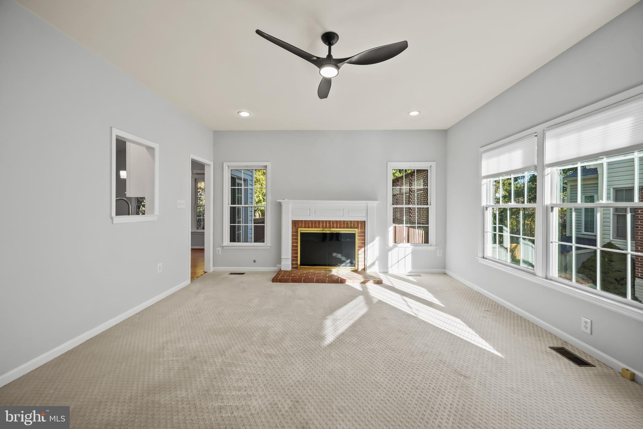 MONROE MANOR - Residential