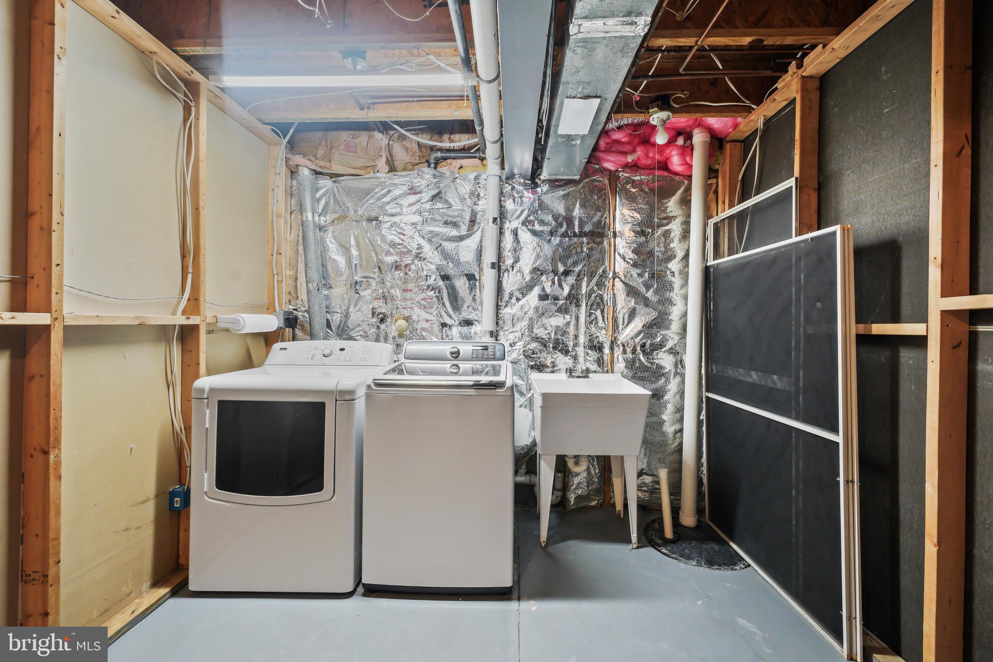 MONROE MANOR - Residential