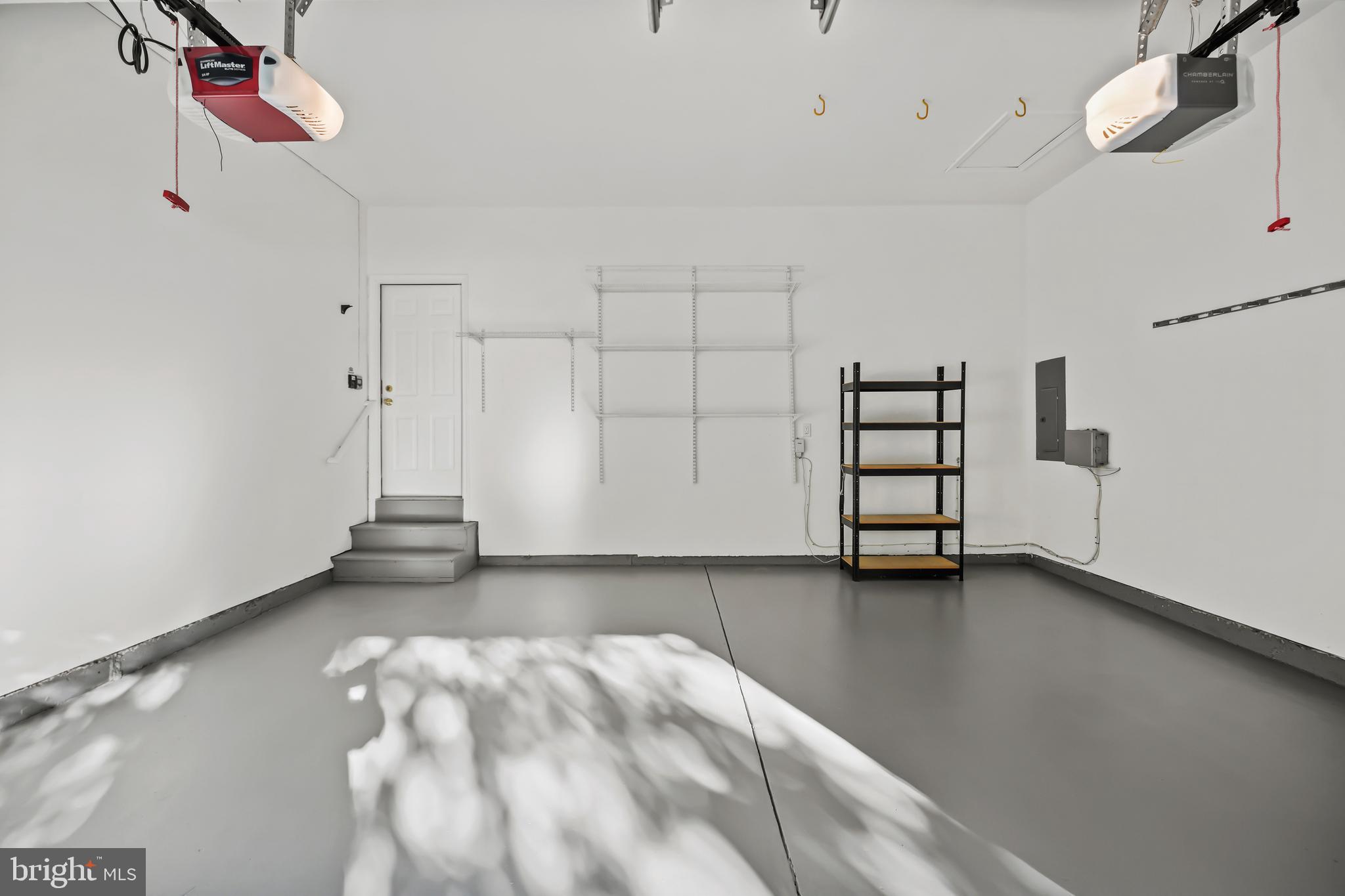 MONROE MANOR - Residential