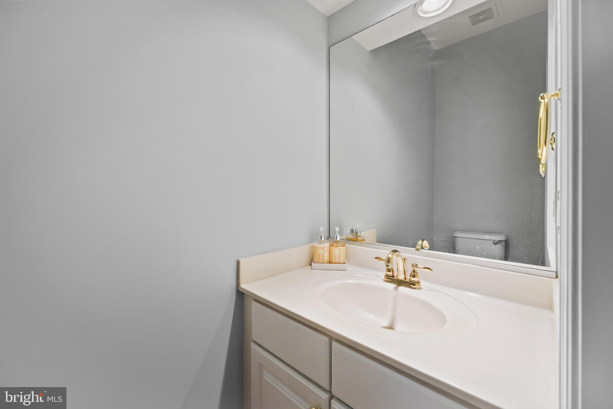 MONROE MANOR - Residential