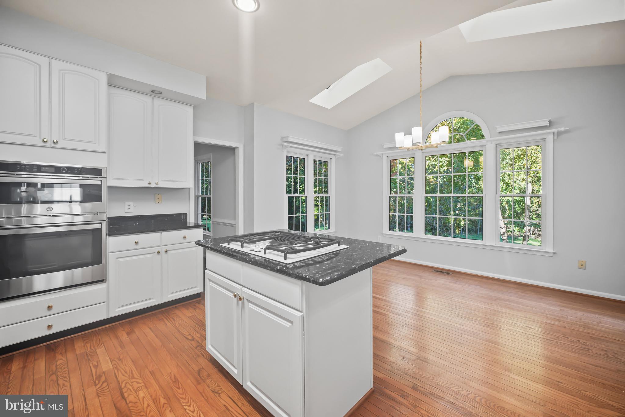 MONROE MANOR - Residential