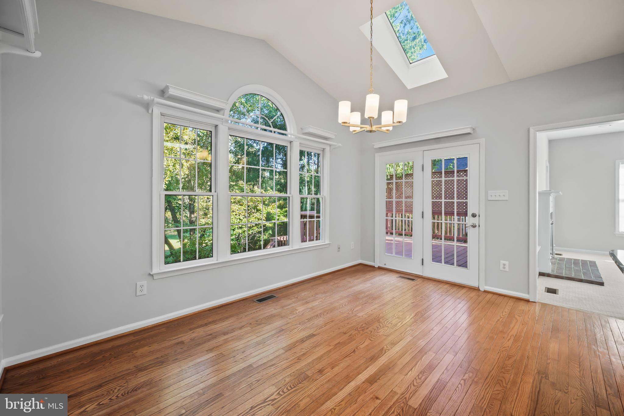 MONROE MANOR - Residential