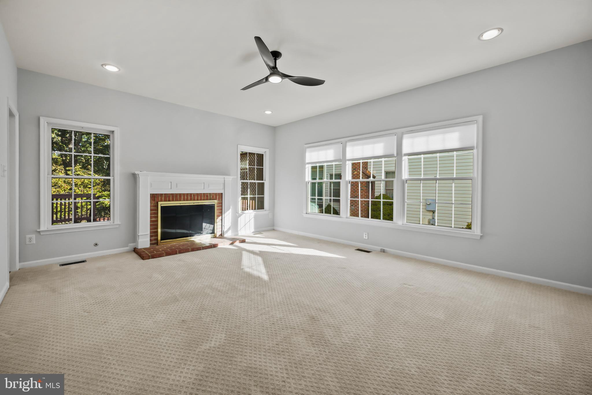 MONROE MANOR - Residential