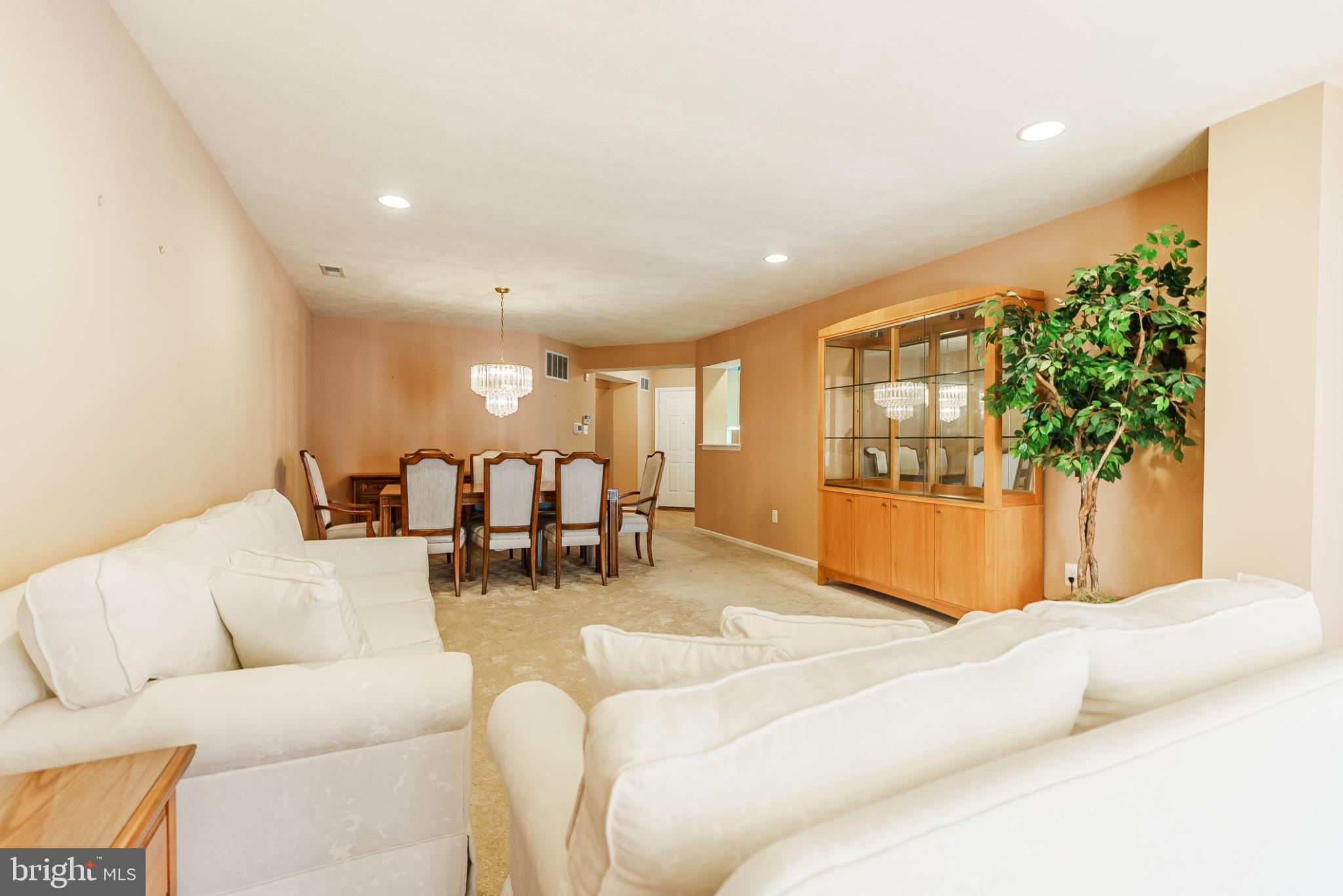 16 PEPPERGRASS DRIVE N