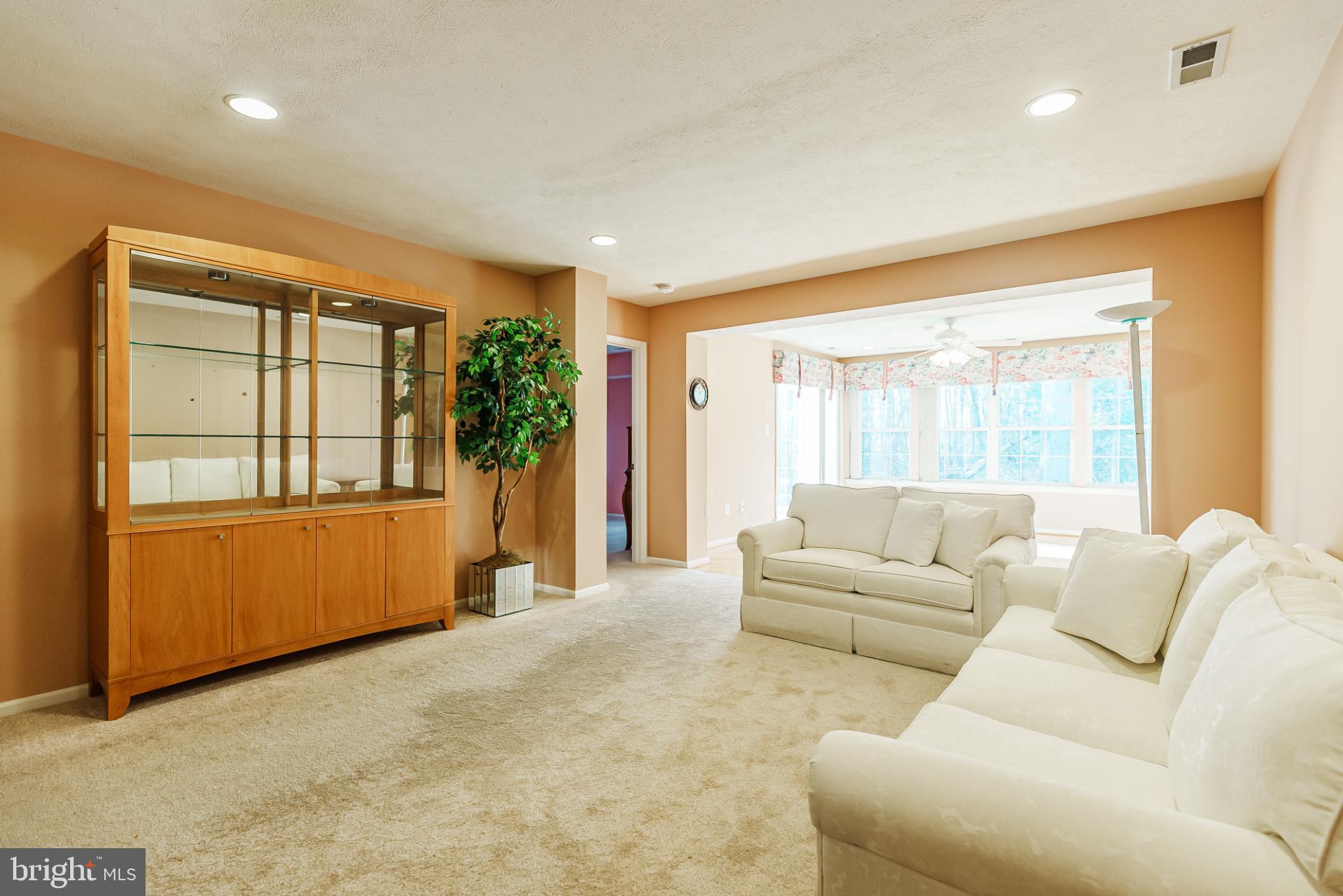 16 PEPPERGRASS DRIVE N