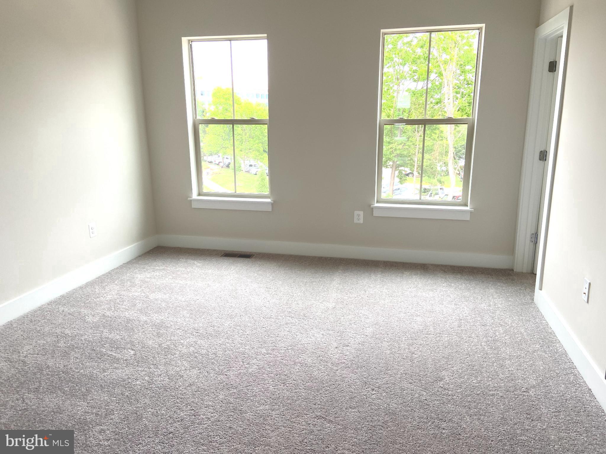 THE RETREAT AT WESTFIELDS - Residential