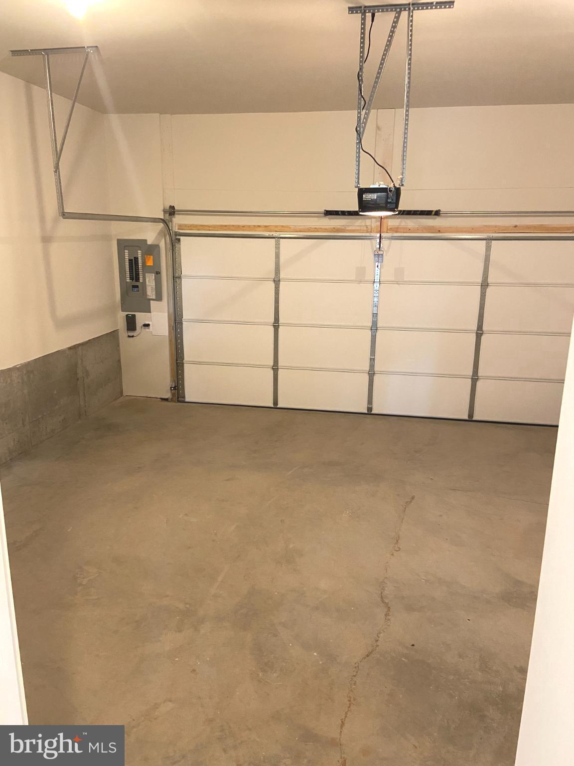 THE RETREAT AT WESTFIELDS - Residential