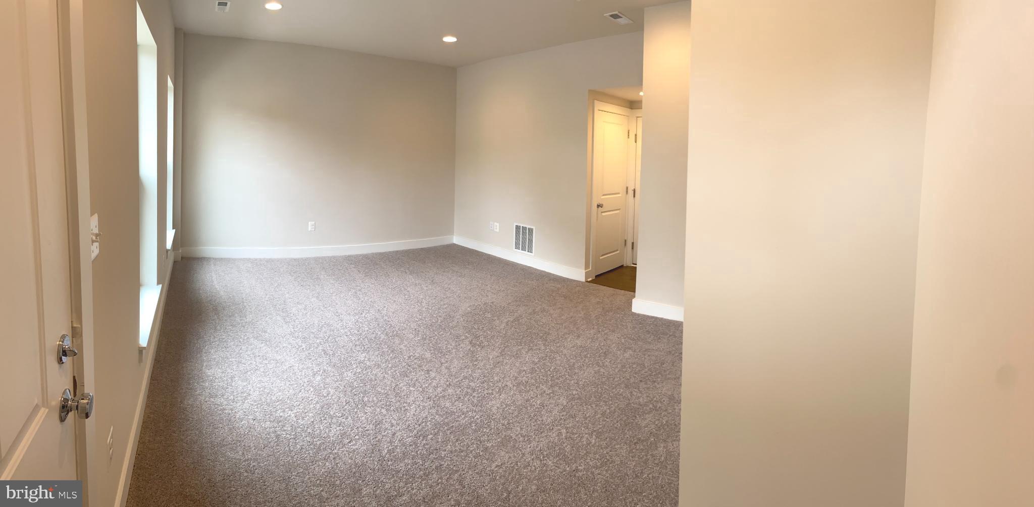 THE RETREAT AT WESTFIELDS - Residential