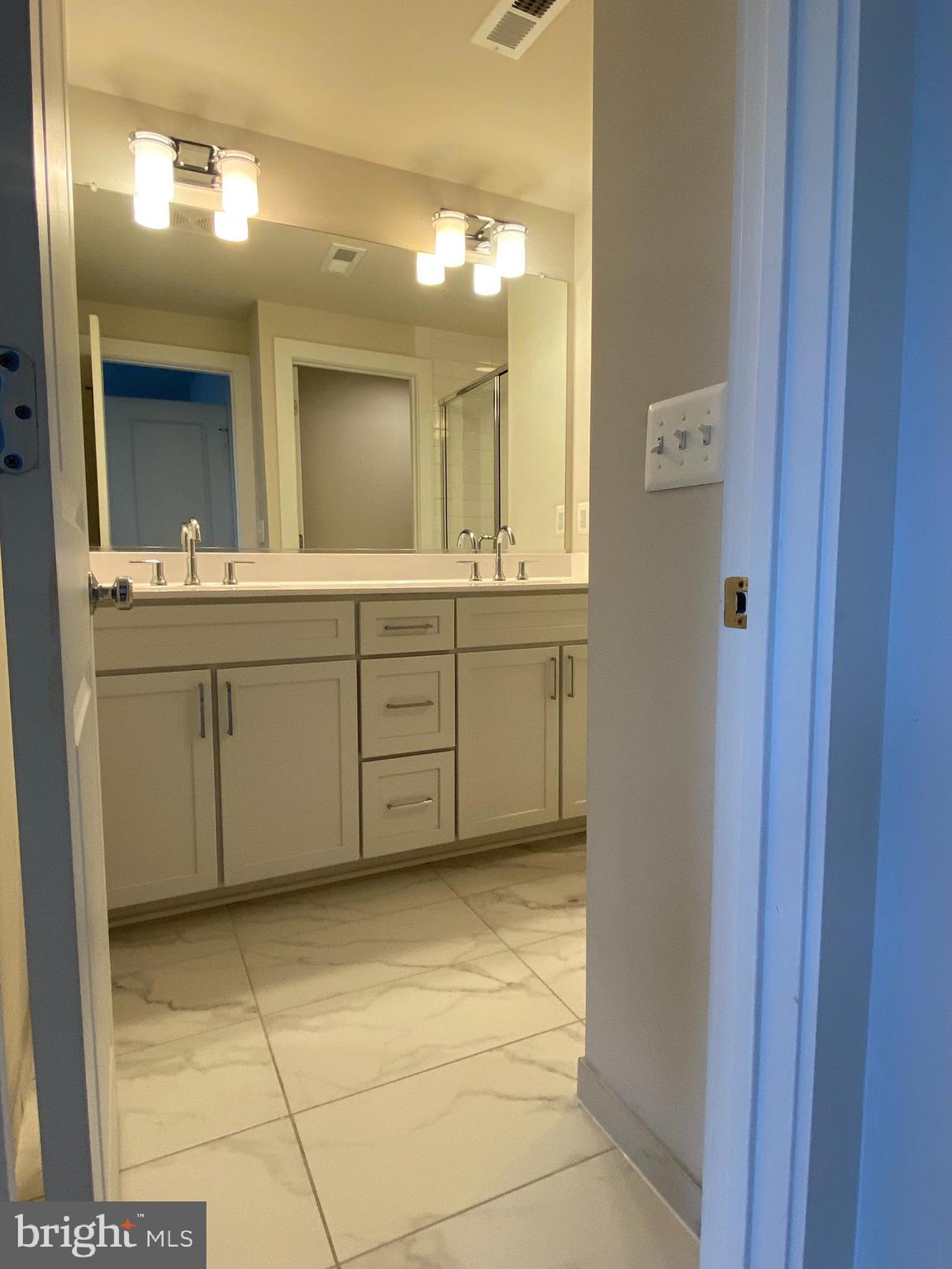 THE RETREAT AT WESTFIELDS - Residential