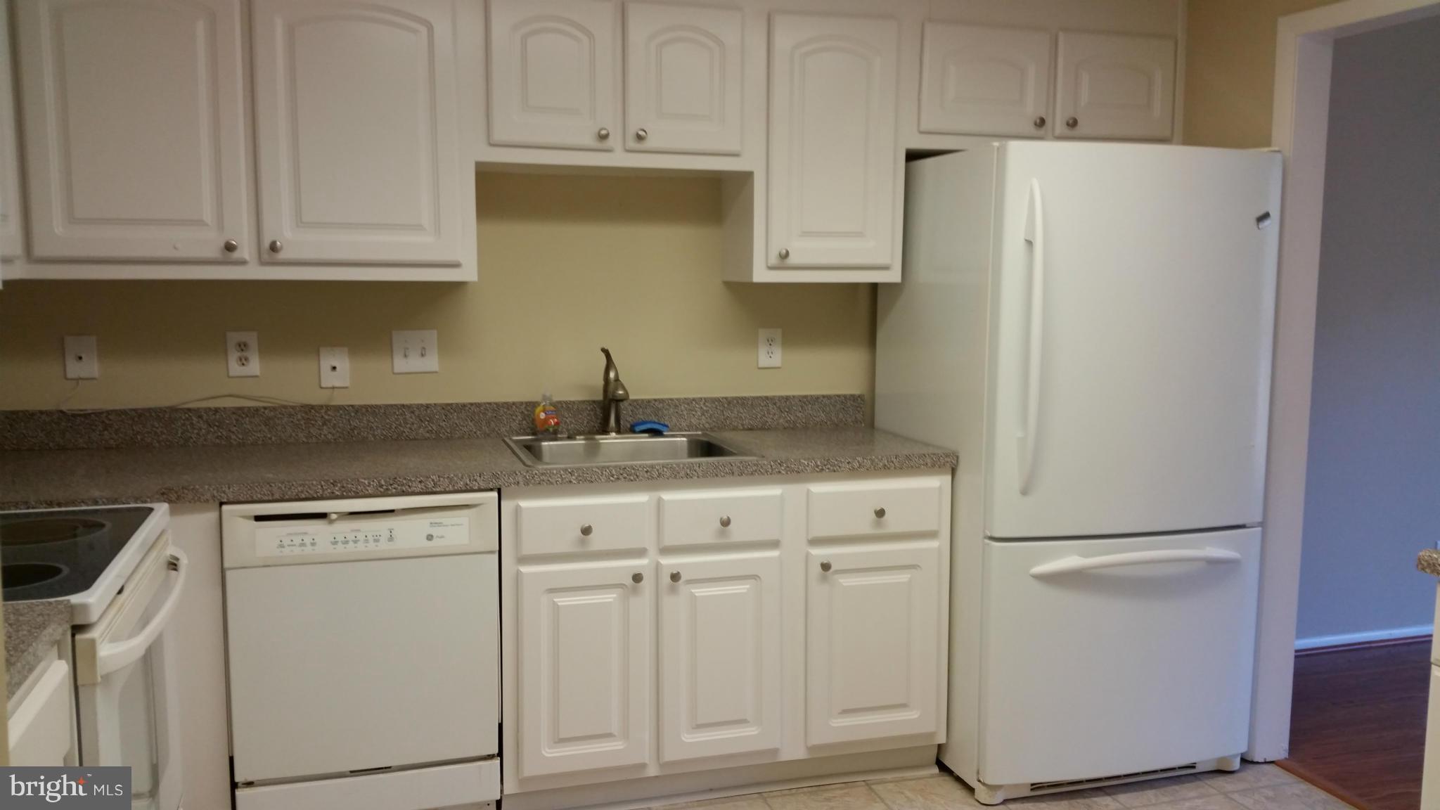 ROSSMOOR MUTUAL #14 - Residential Lease