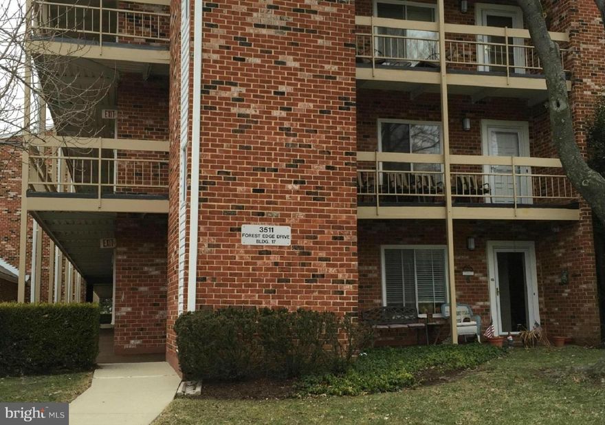 ALL UTILITIES INCLUDED!! 3BR 2 BA condo in Leisure World community. 3 large big bedrooms with plenty of closet space. Easy elevator access and assigned parking with plenty of parking for guests. Fresh paint and new flooring. Community amenities include gated access, 18-hole golf course, tennis courts, two clubhouses, on-site restaurants and medical center/pharmacy. PRICE REDUCED!!