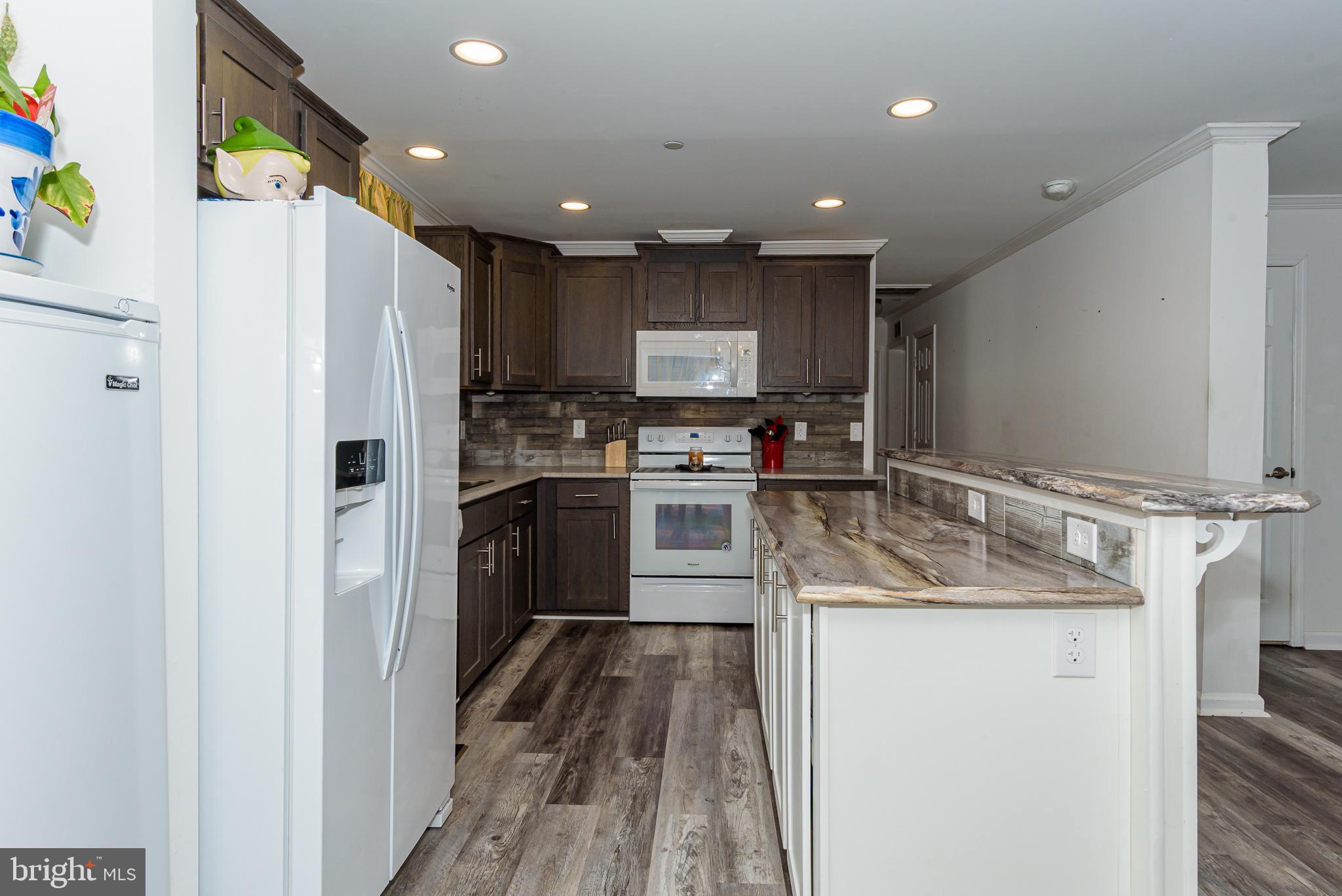 ARCADIA VILLAGE - Residential