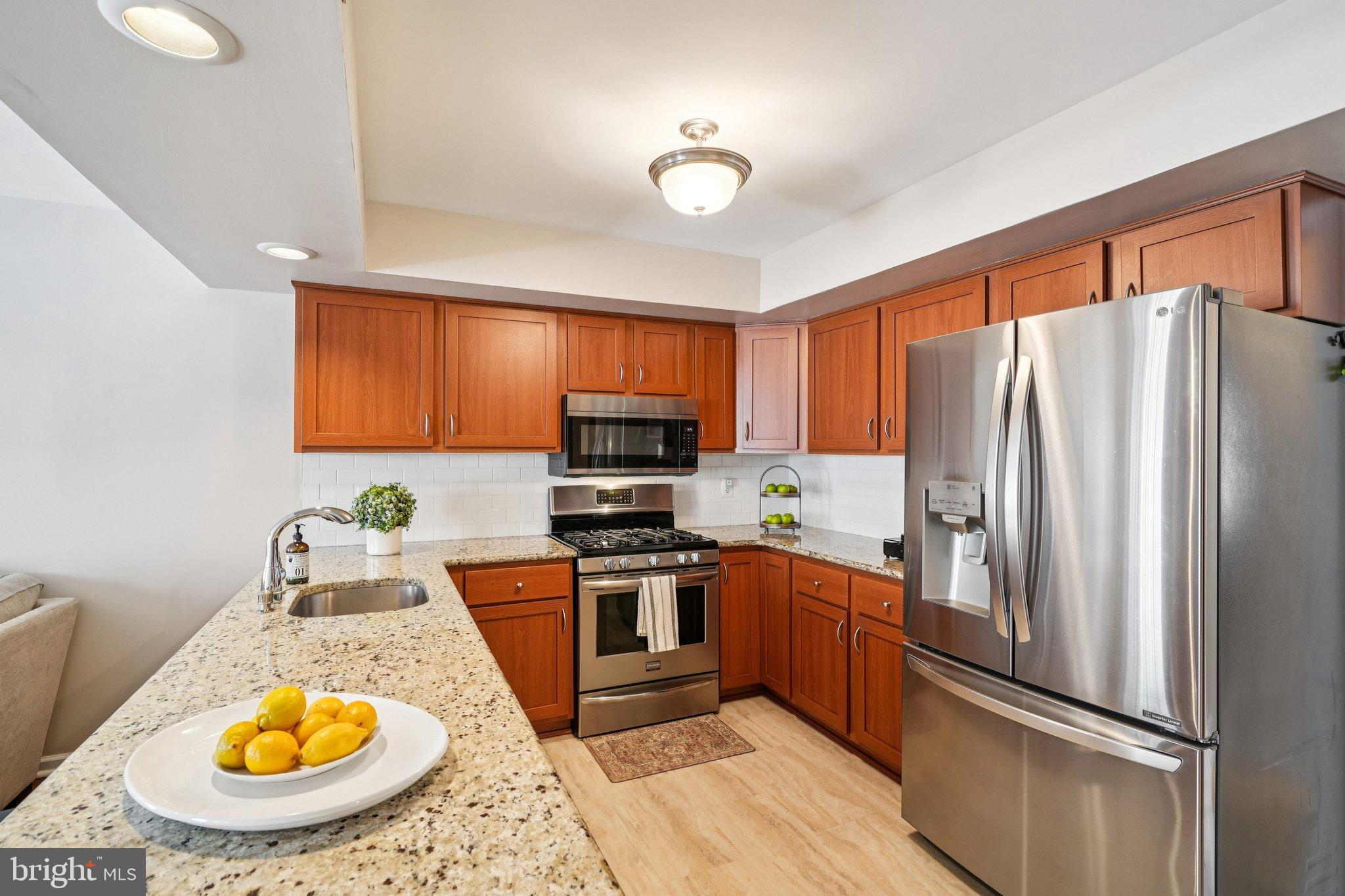 GWYNEDD HUNT - Residential