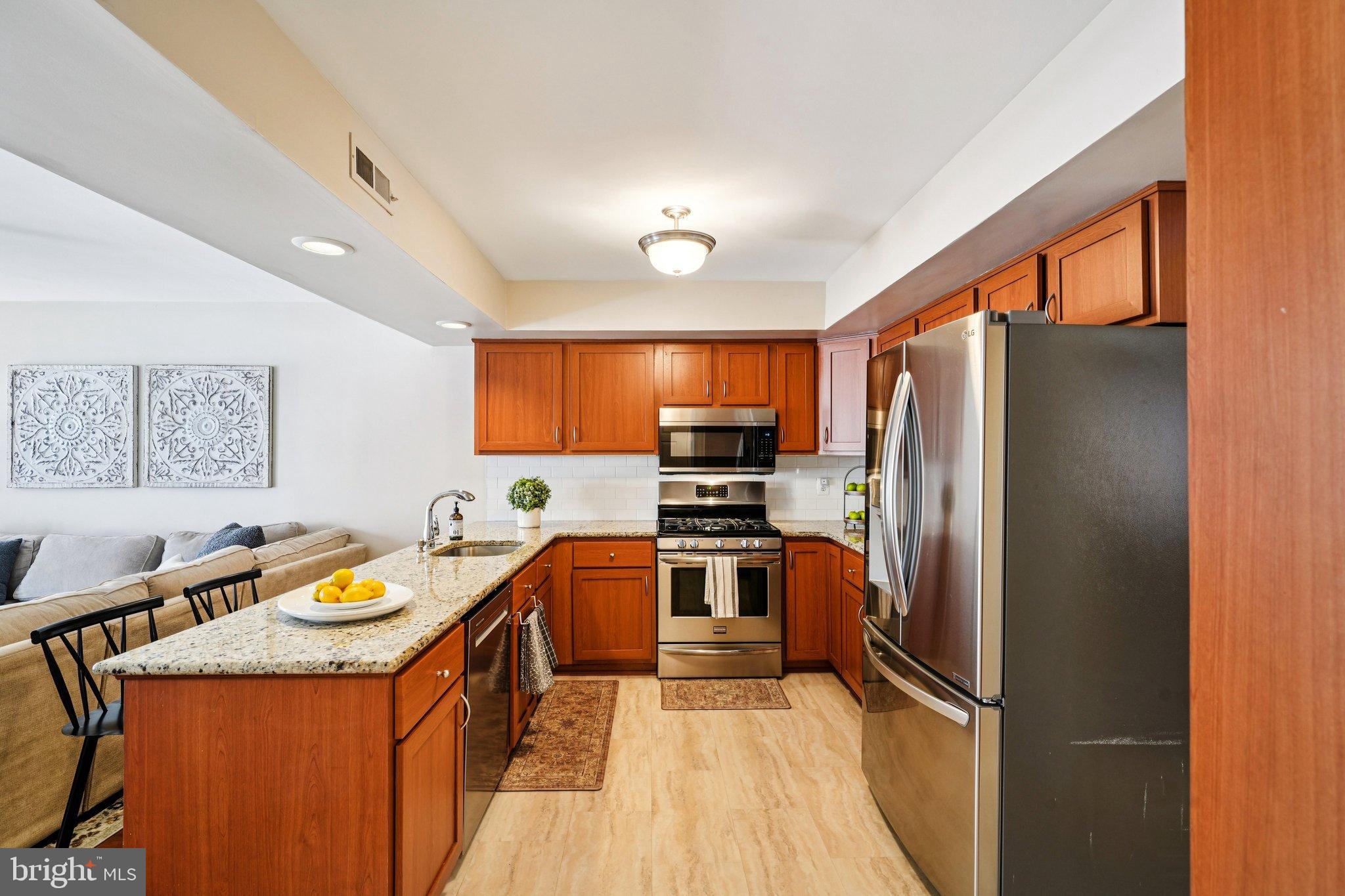 GWYNEDD HUNT - Residential