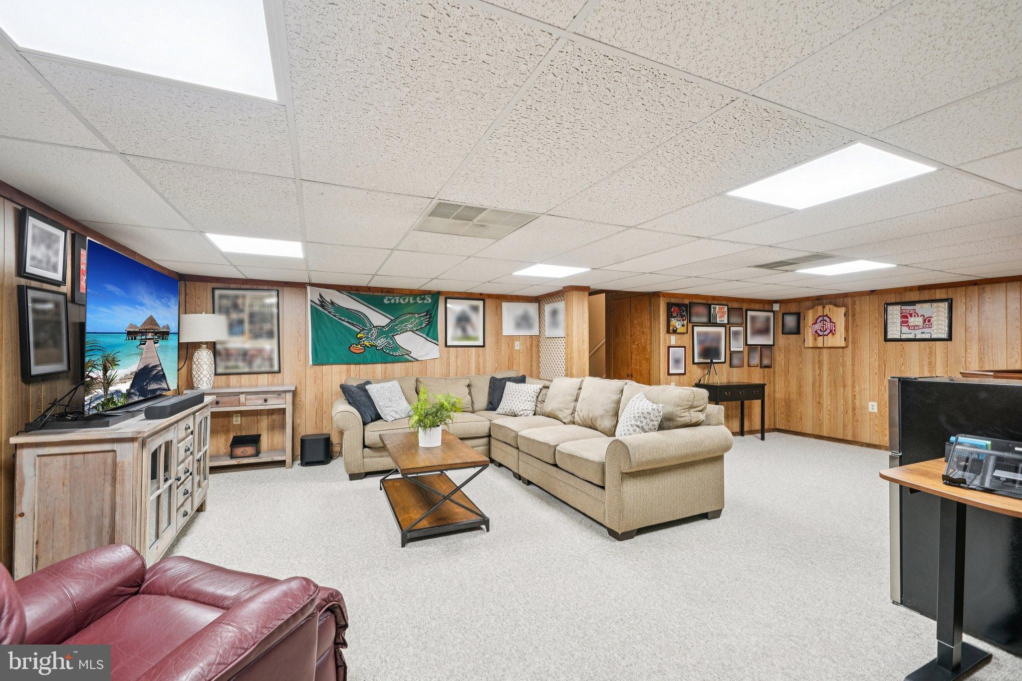 GWYNEDD HUNT - Residential