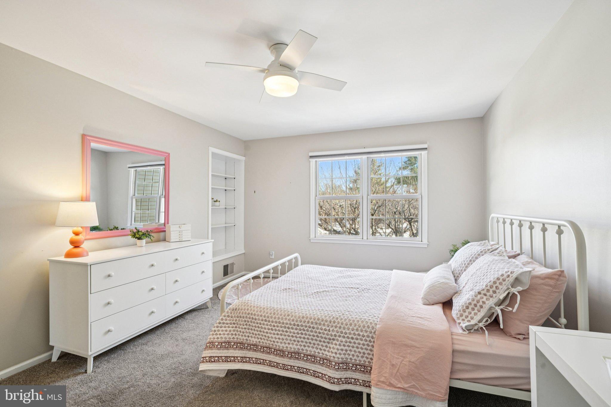 GWYNEDD HUNT - Residential