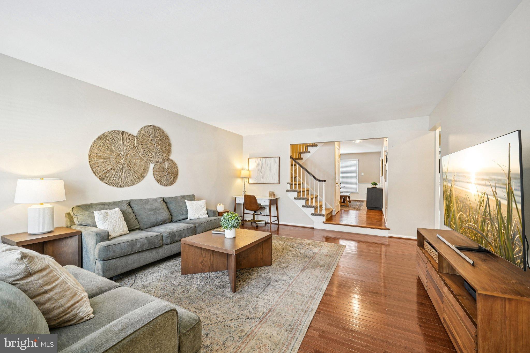 GWYNEDD HUNT - Residential