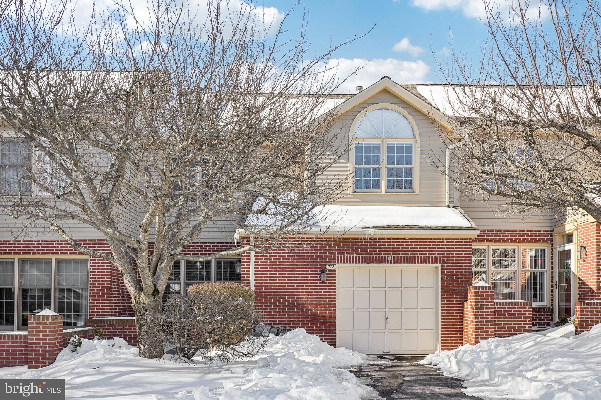 GWYNEDD HUNT - Residential