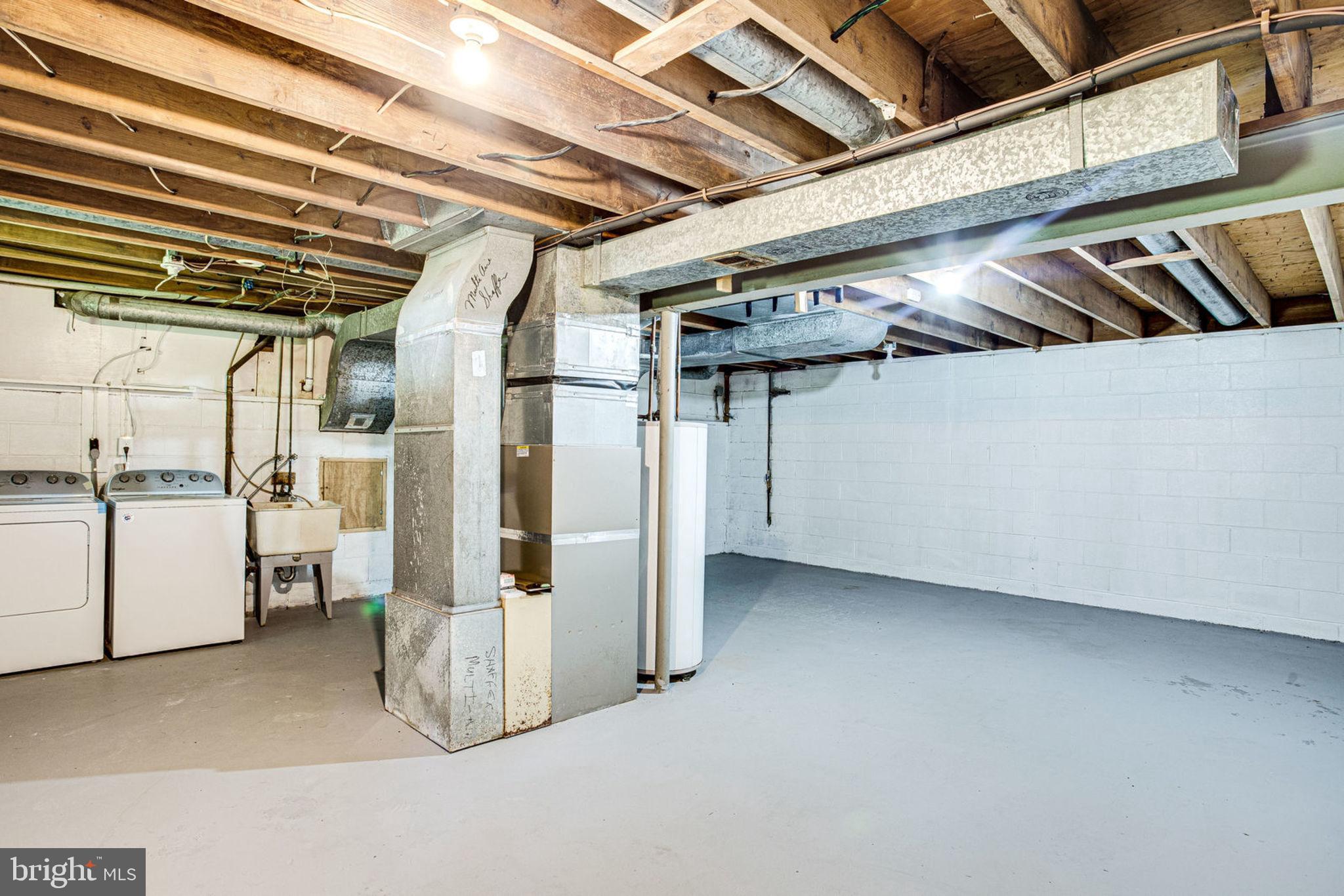 FORT WASHINGTON ESTATES - Residential