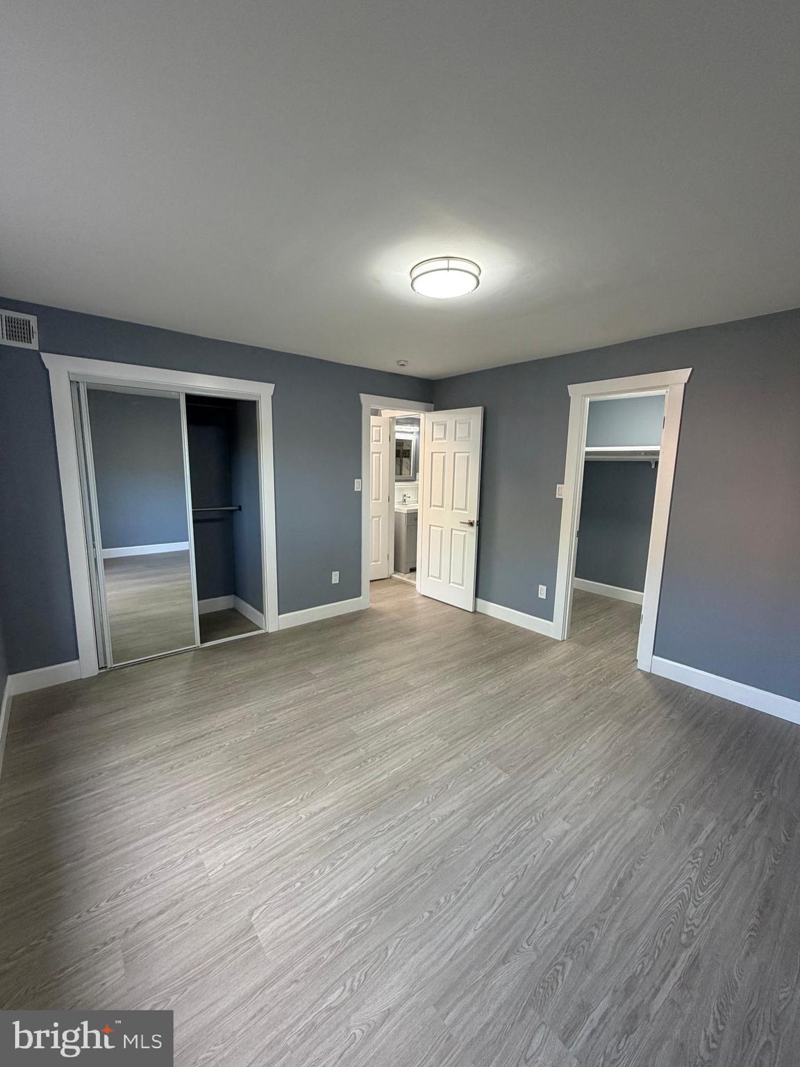 FALLS CHURCH GARDENS - Residential