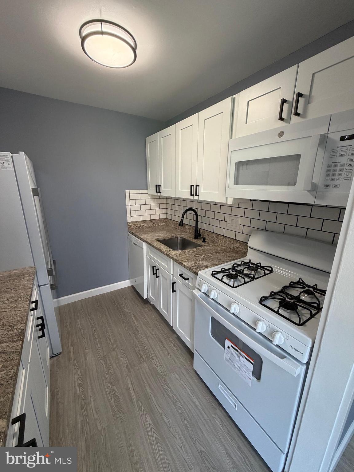 FALLS CHURCH GARDENS - Residential