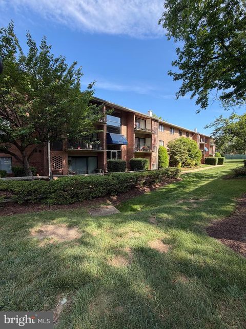 Photo of 7604 Savannah Street #T2, FALLS CHURCH, VA 22043 (MLS # VAFX2311406)