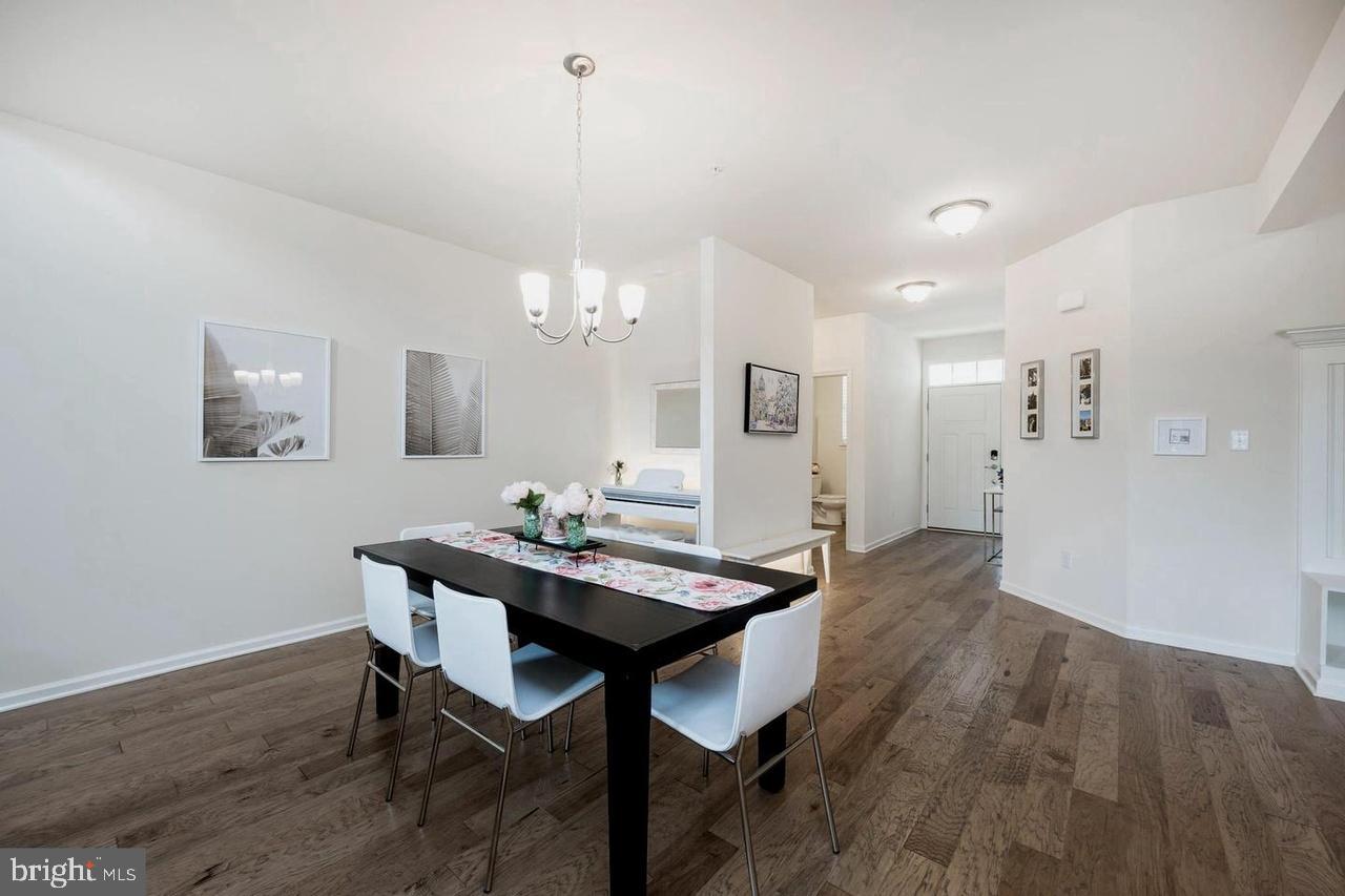427 LEE PLACE