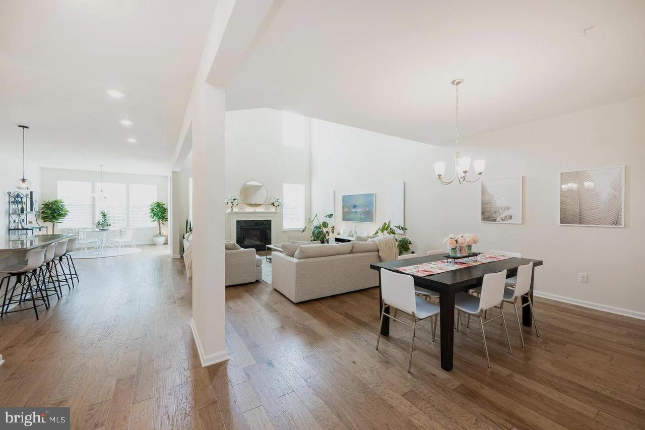 427 LEE PLACE