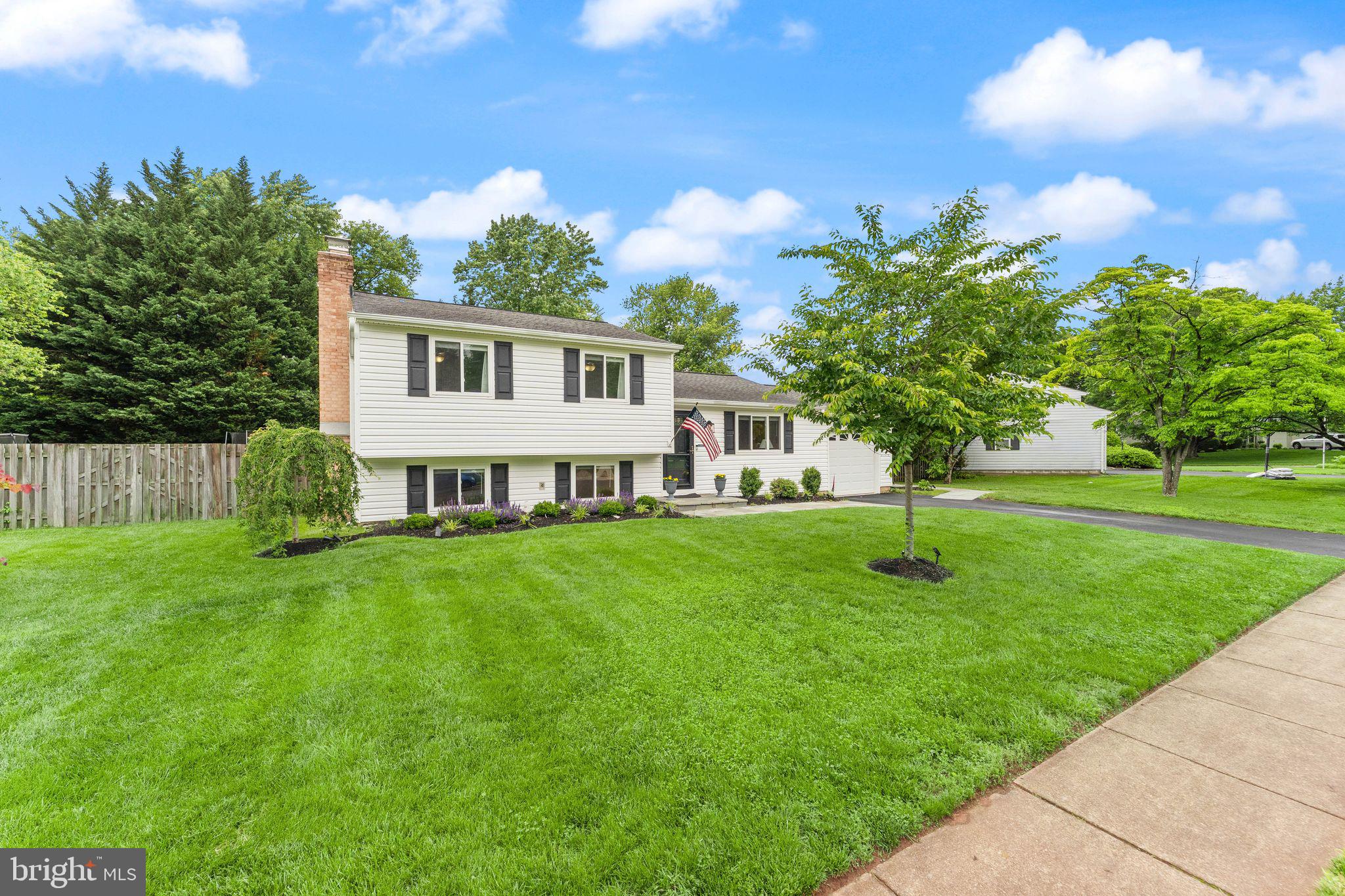 2724 WREXHAM COURT