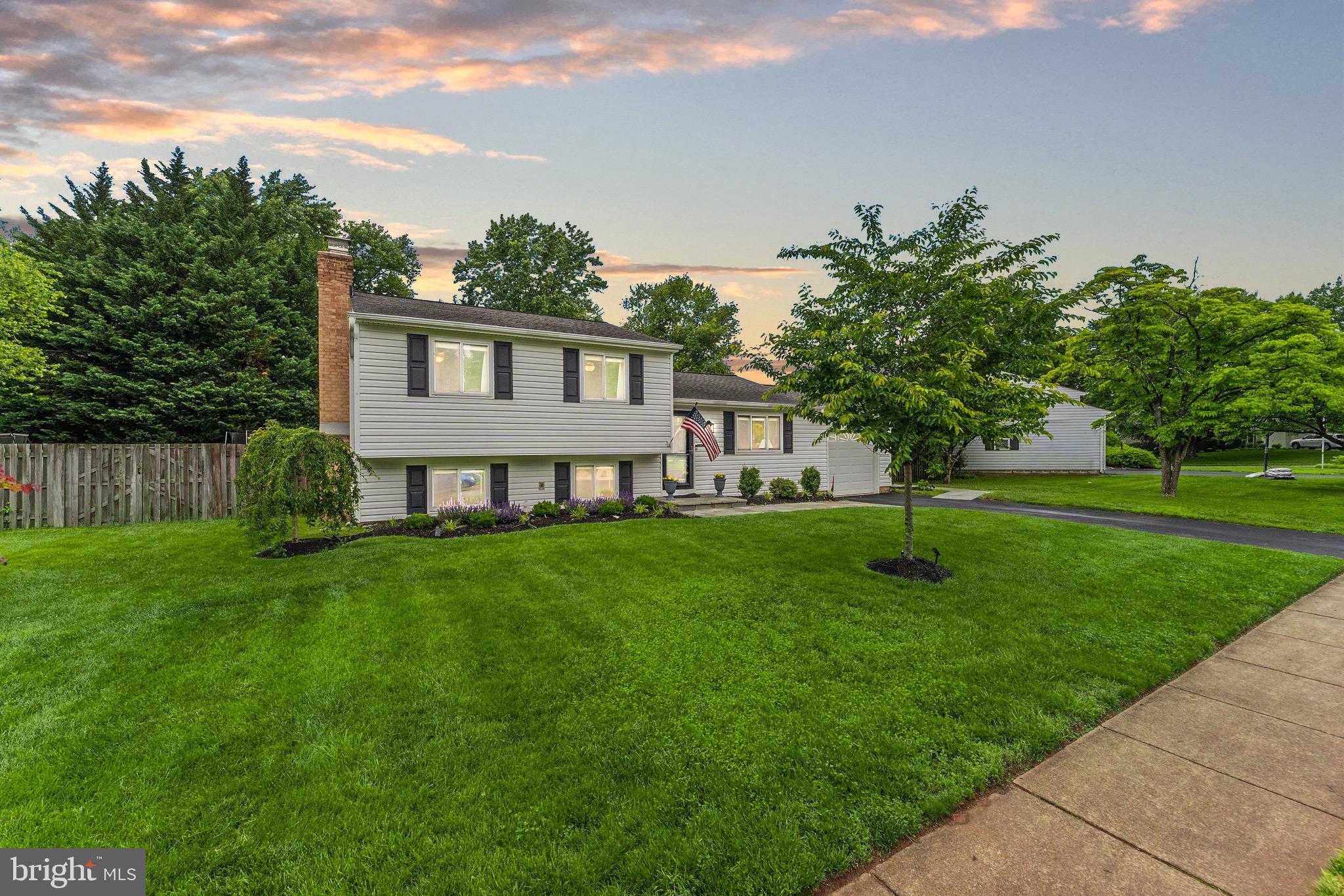2724 WREXHAM COURT