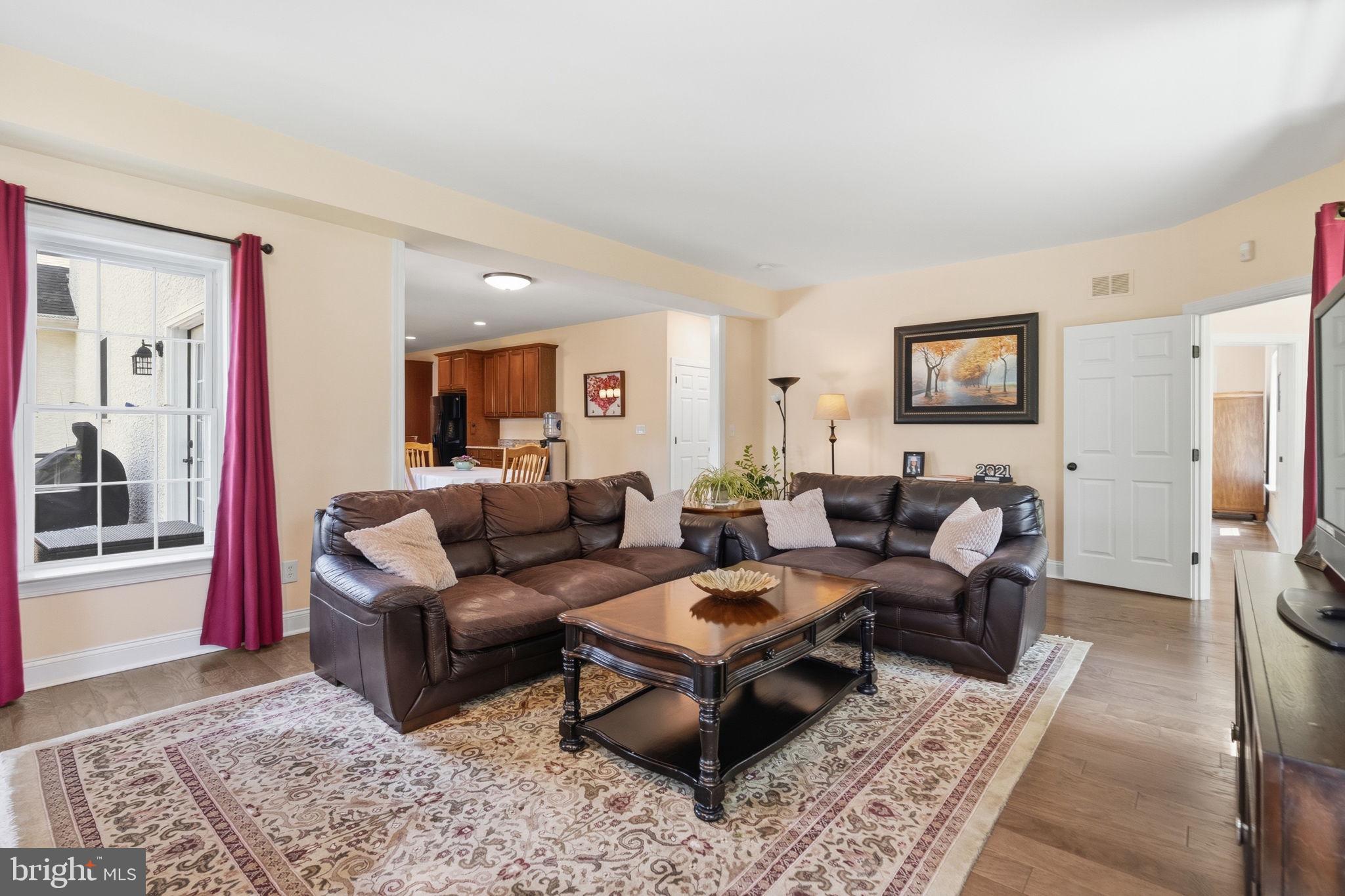 SWEET HOLLOW - Residential