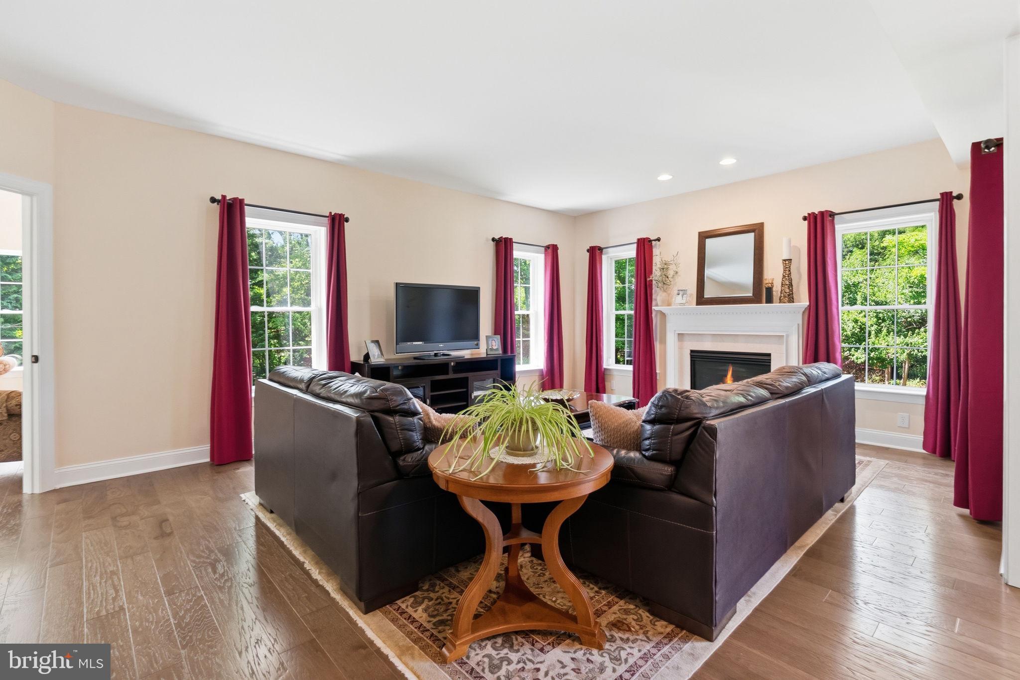 SWEET HOLLOW - Residential