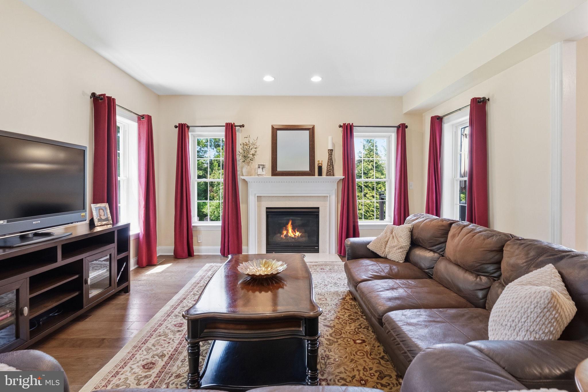 SWEET HOLLOW - Residential