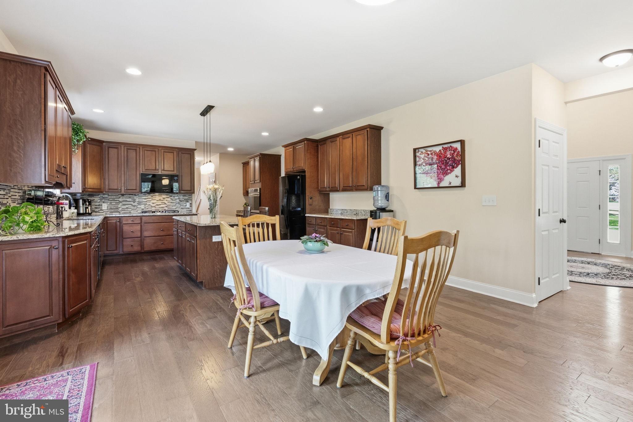 SWEET HOLLOW - Residential