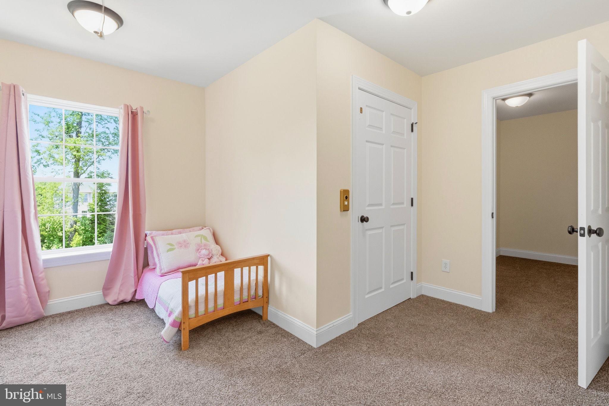 SWEET HOLLOW - Residential