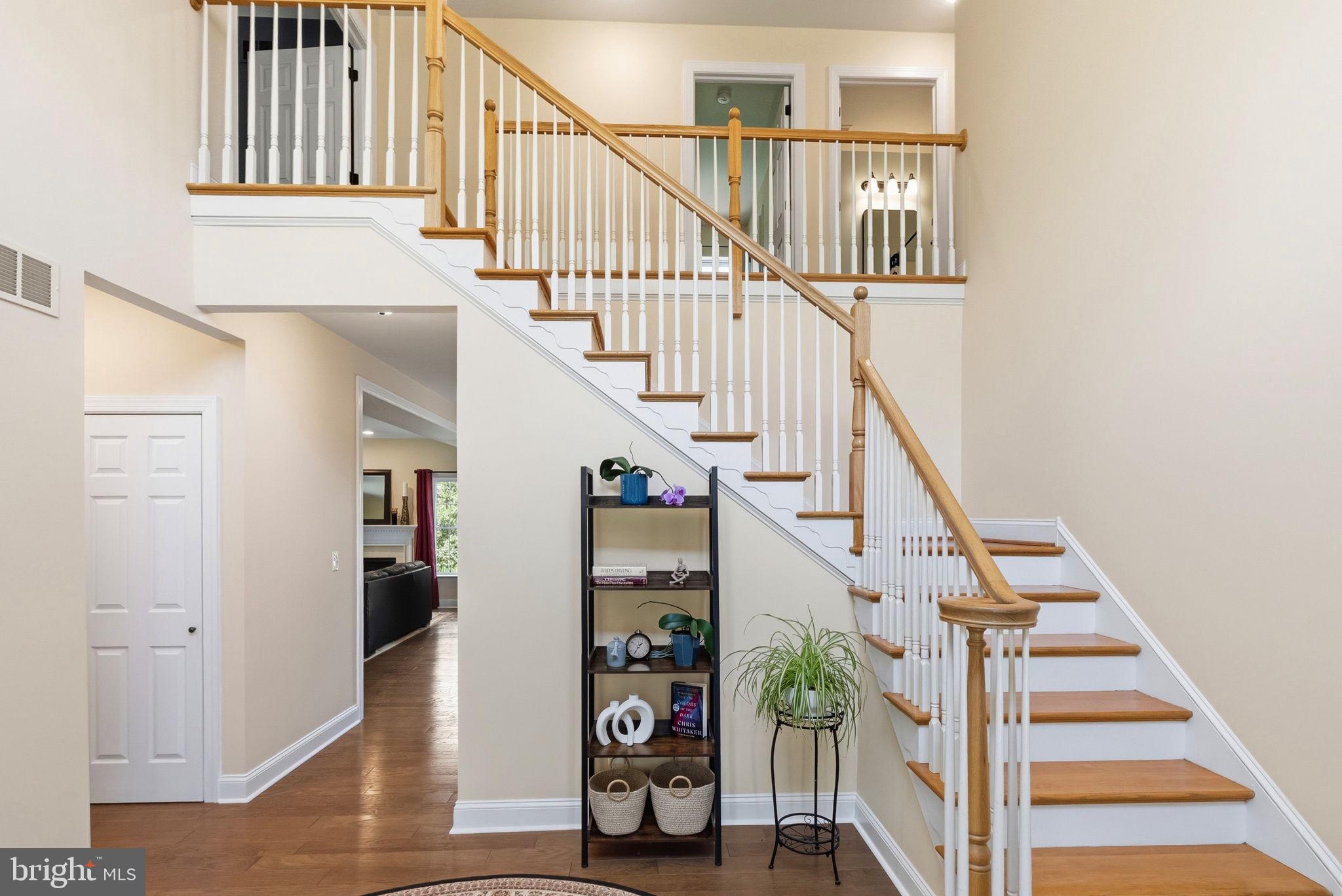 SWEET HOLLOW - Residential