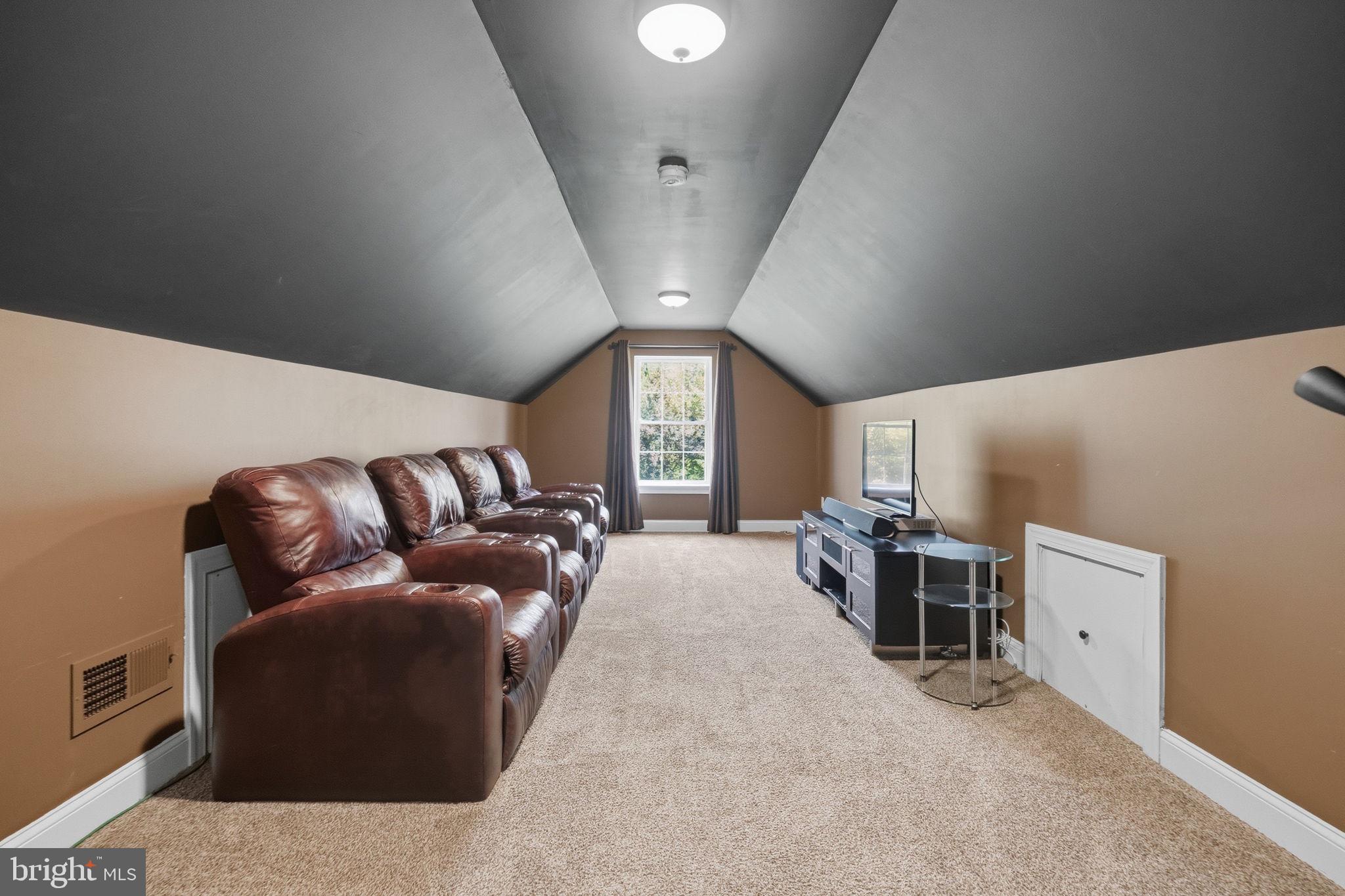 SWEET HOLLOW - Residential