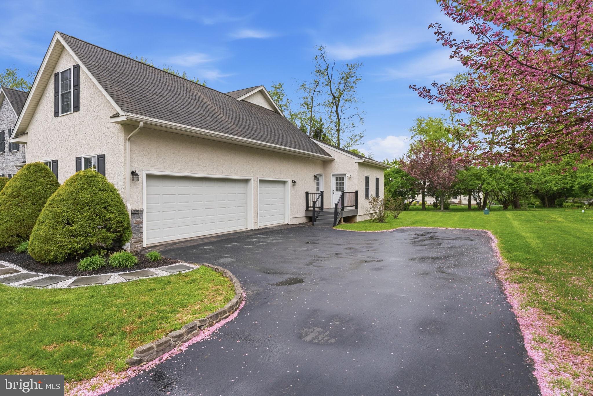 SWEET HOLLOW - Residential