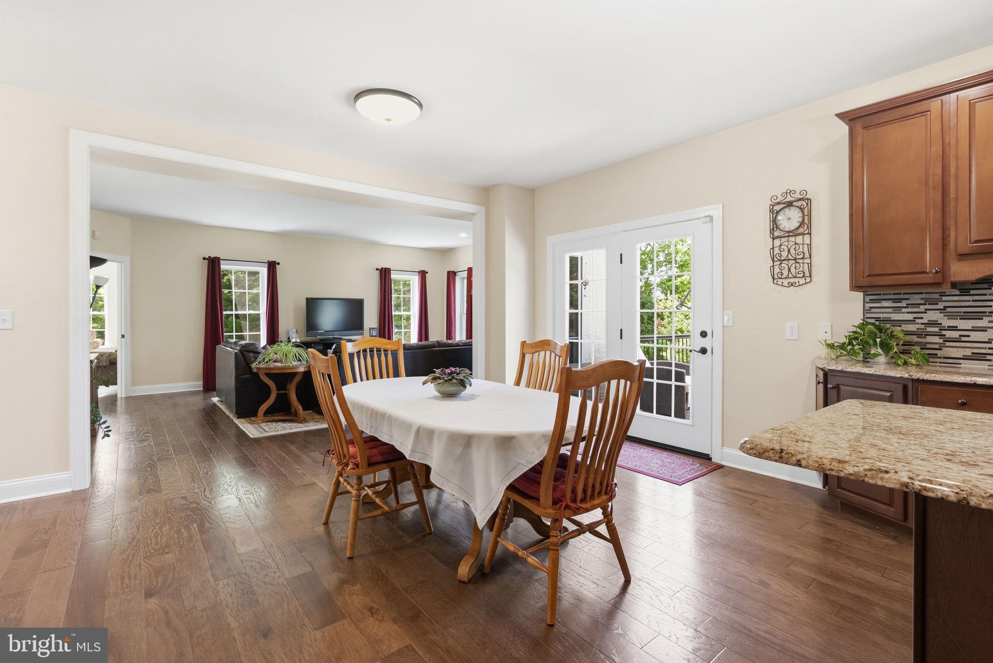 SWEET HOLLOW - Residential
