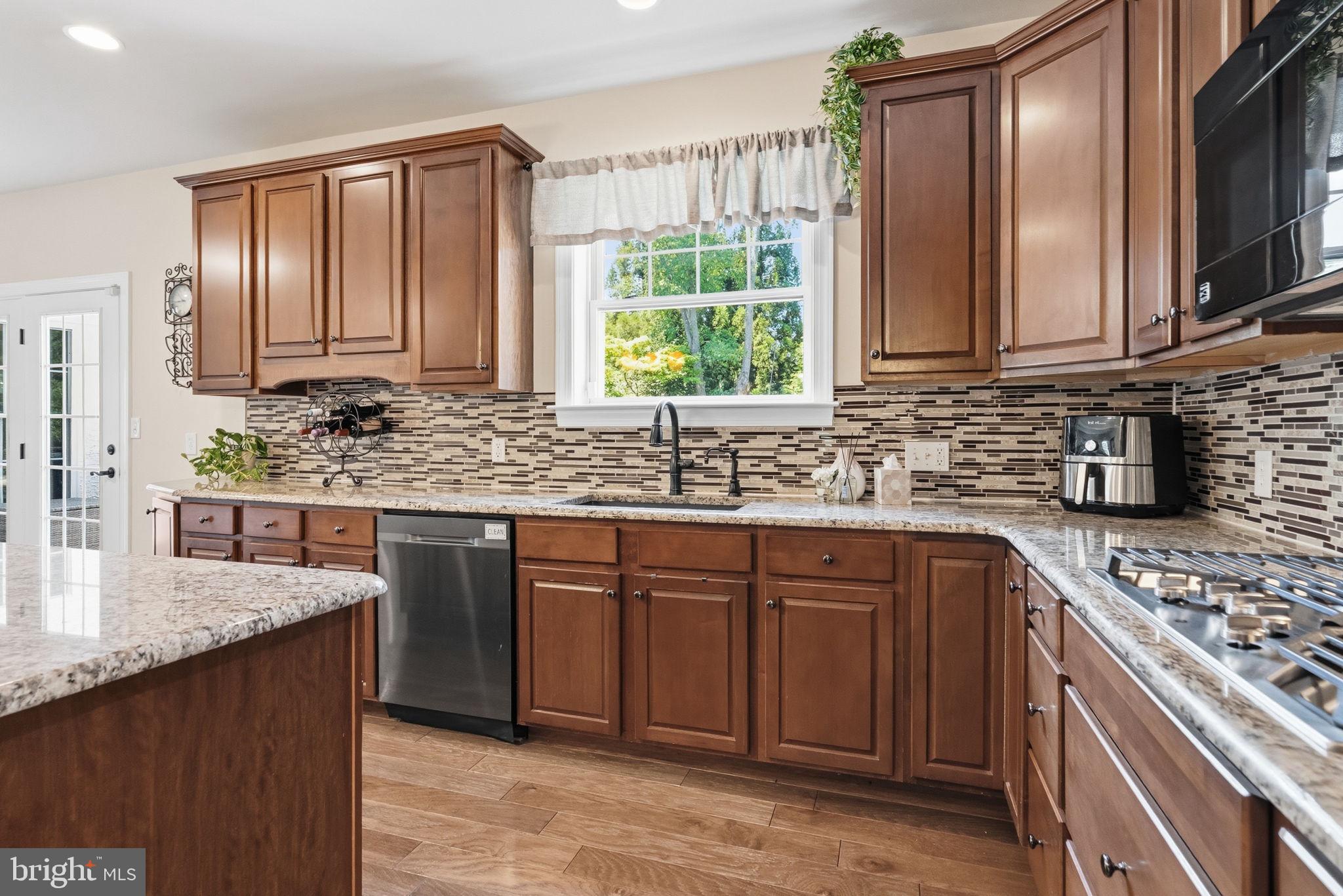 SWEET HOLLOW - Residential